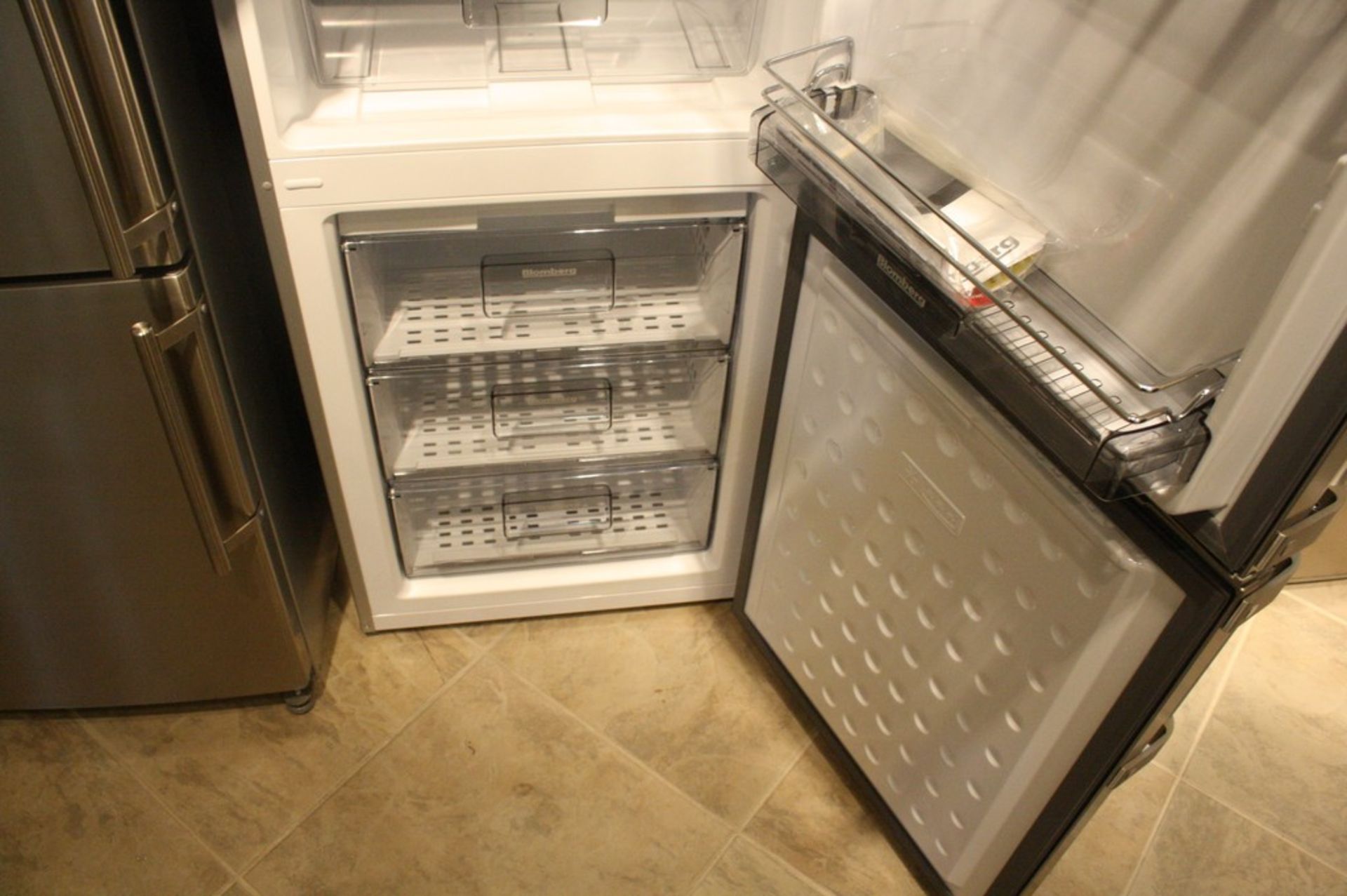 BLOMBERG MODEL BRFB1042SS 10.6 CU. FT. COUNTER DEPTH BOTTOM FREEZER REFRIGERATOR S/N 1410152706: - Image 3 of 3