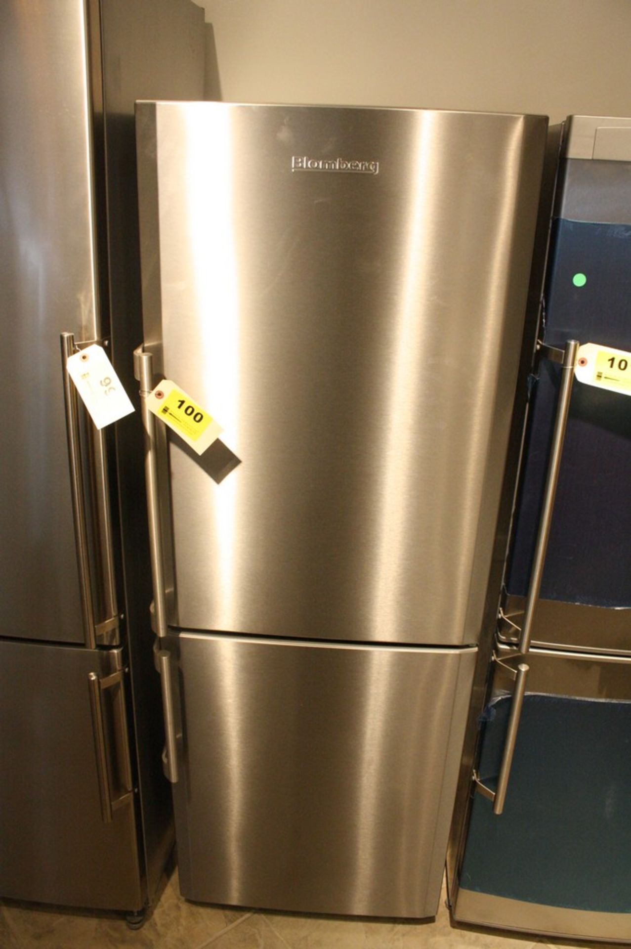 BLOMBERG MODEL BRFB1042SS 10.6 CU. FT. COUNTER DEPTH BOTTOM FREEZER REFRIGERATOR S/N 1410152706: