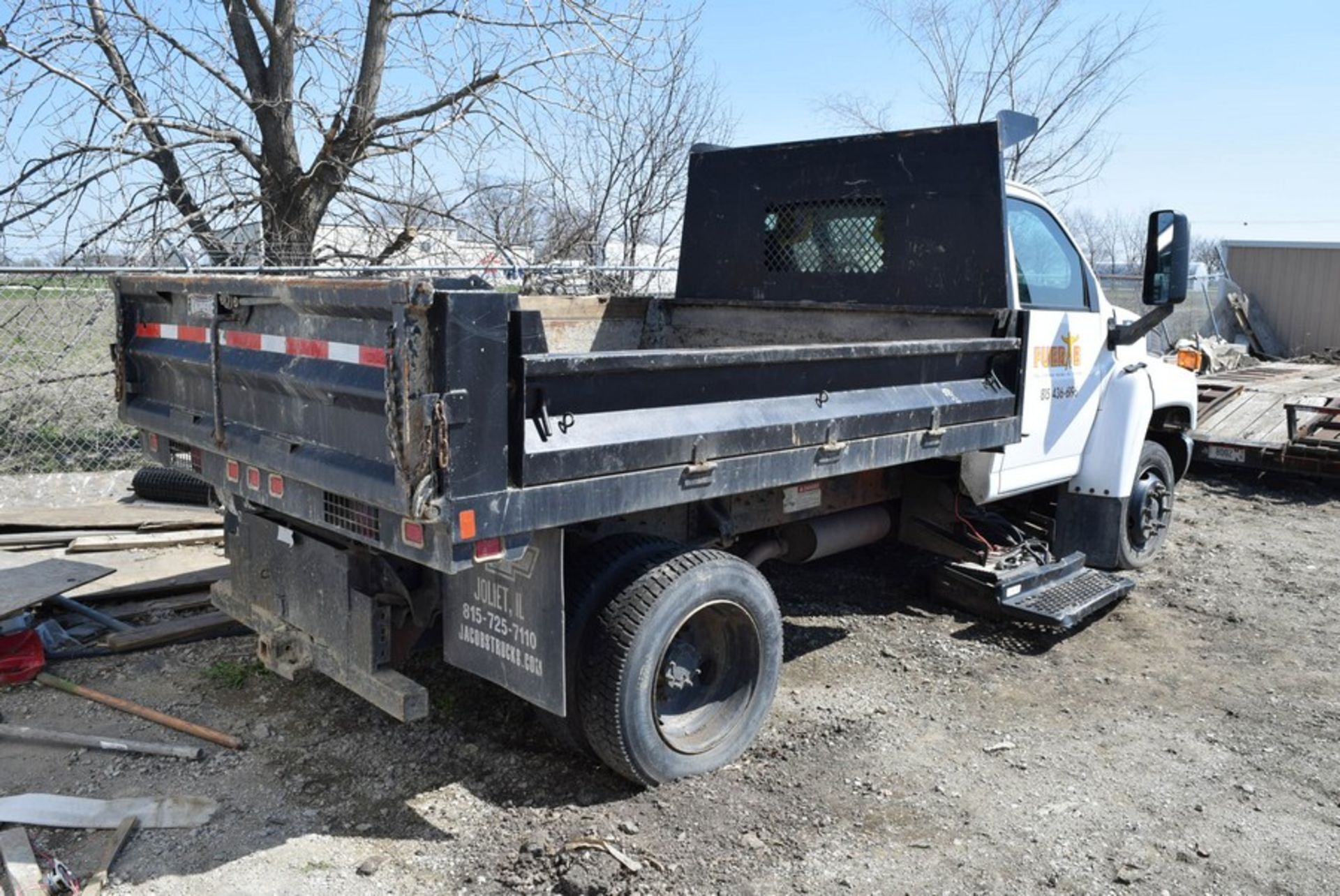 CHEVROLET C4500 12' S/A CONTRACTORS DUMP TRUCK VIN: 1GBE4C1237F402098 (2007) DURAMAX DIESEL, A/T, - Image 6 of 10