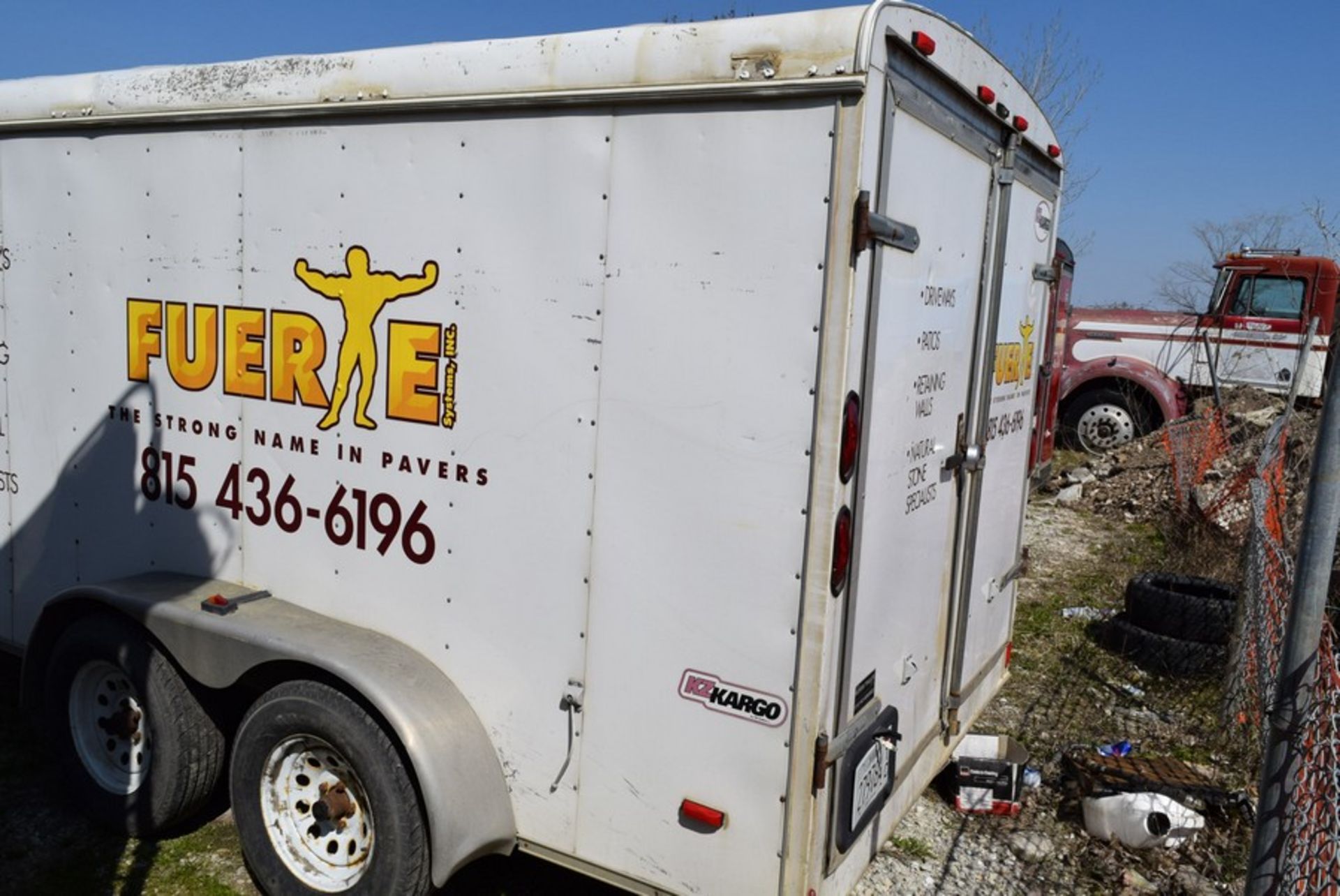 TN TRAILERS 14' EZ KARGO T/A ENCLOSED EQUIPMENT TRAILER VIN: 5JXCT14263S052107 (2003) SIDE & REAR - Image 2 of 10