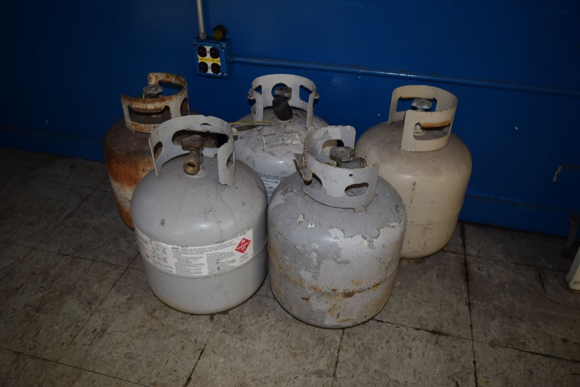 LP GAS FURL TANKS (17LB (EST) TANKS) LOCATION: OAK LAWN