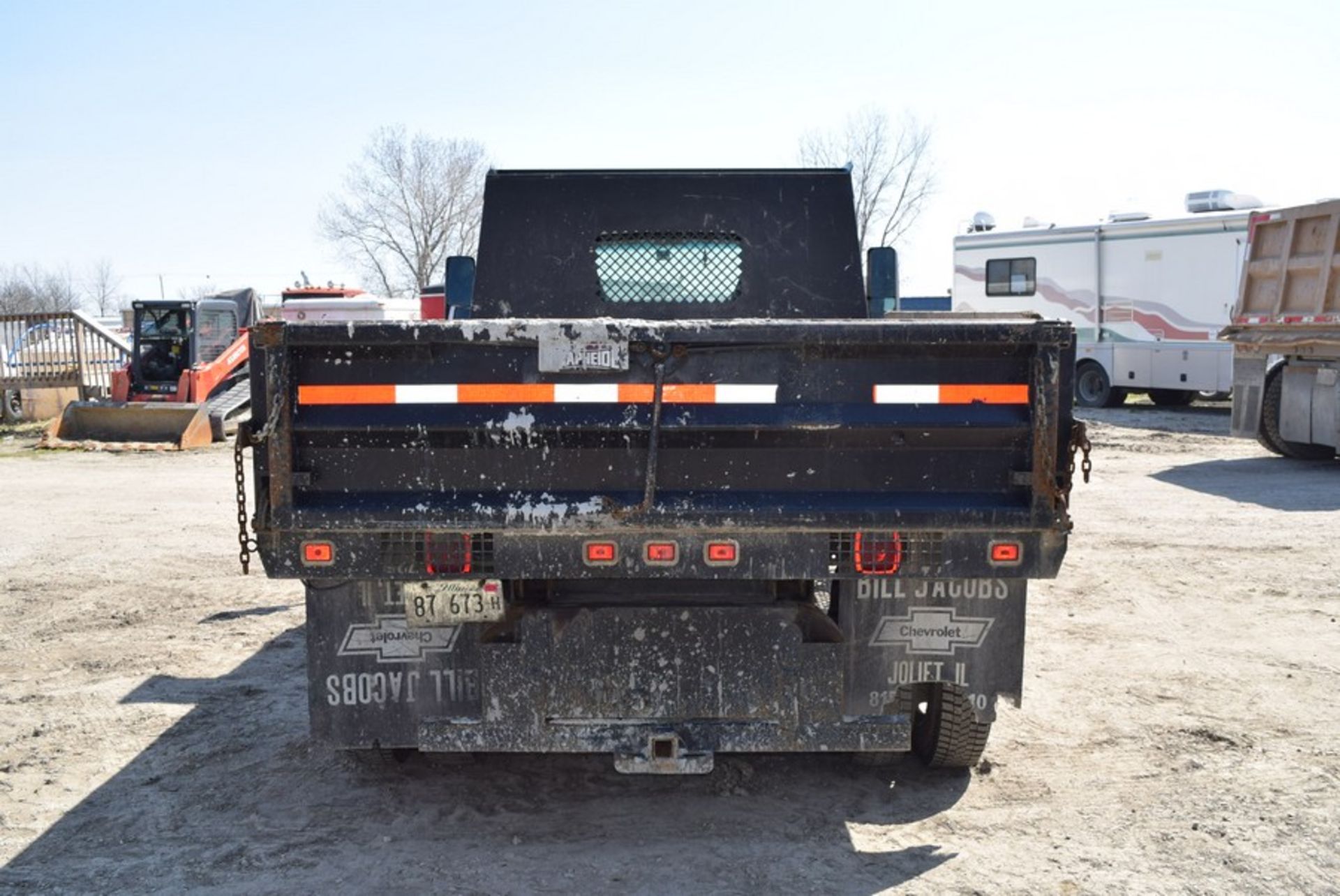 CHEVROLET C4500 12' S/A CONTRACTORS DUMP TRUCK VIN: 1GBE4C1207F401944 (2007) DURAMAX DIESEL, A/T, - Image 4 of 8