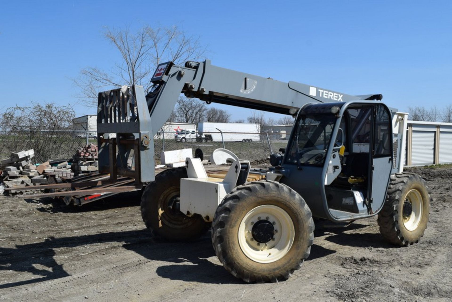 TEREX TH636C 6,000LB. 4X4X4 TELESCOPIC BOOM LIFT S/N: 057439, 36' 3 STAGE BOOM, 48" FORKS, JOHN - Image 2 of 11