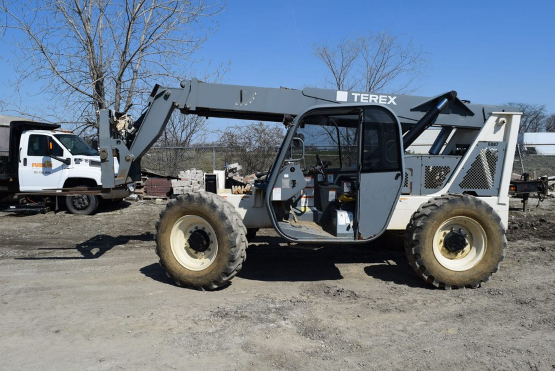 TEREX TH636C 6,000LB. 4X4X4 TELESCOPIC BOOM LIFT S/N: 057439, 36' 3 STAGE BOOM, 48" FORKS, JOHN