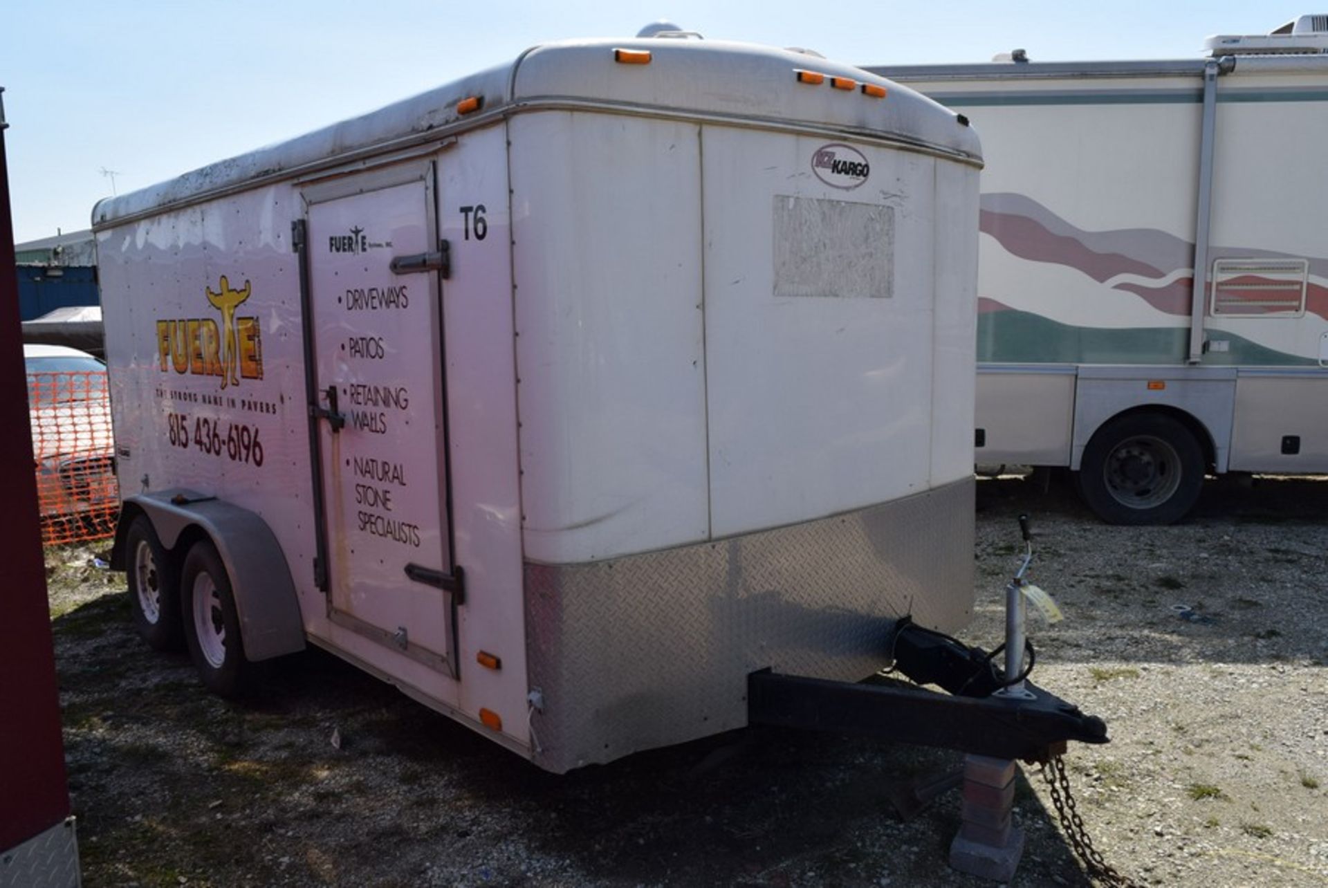 TN TRAILERS 14' EZ KARGO T/A ENCLOSED EQUIPMENT TRAILER VIN: 5JXCT14263S052107 (2003) SIDE & REAR - Image 9 of 10