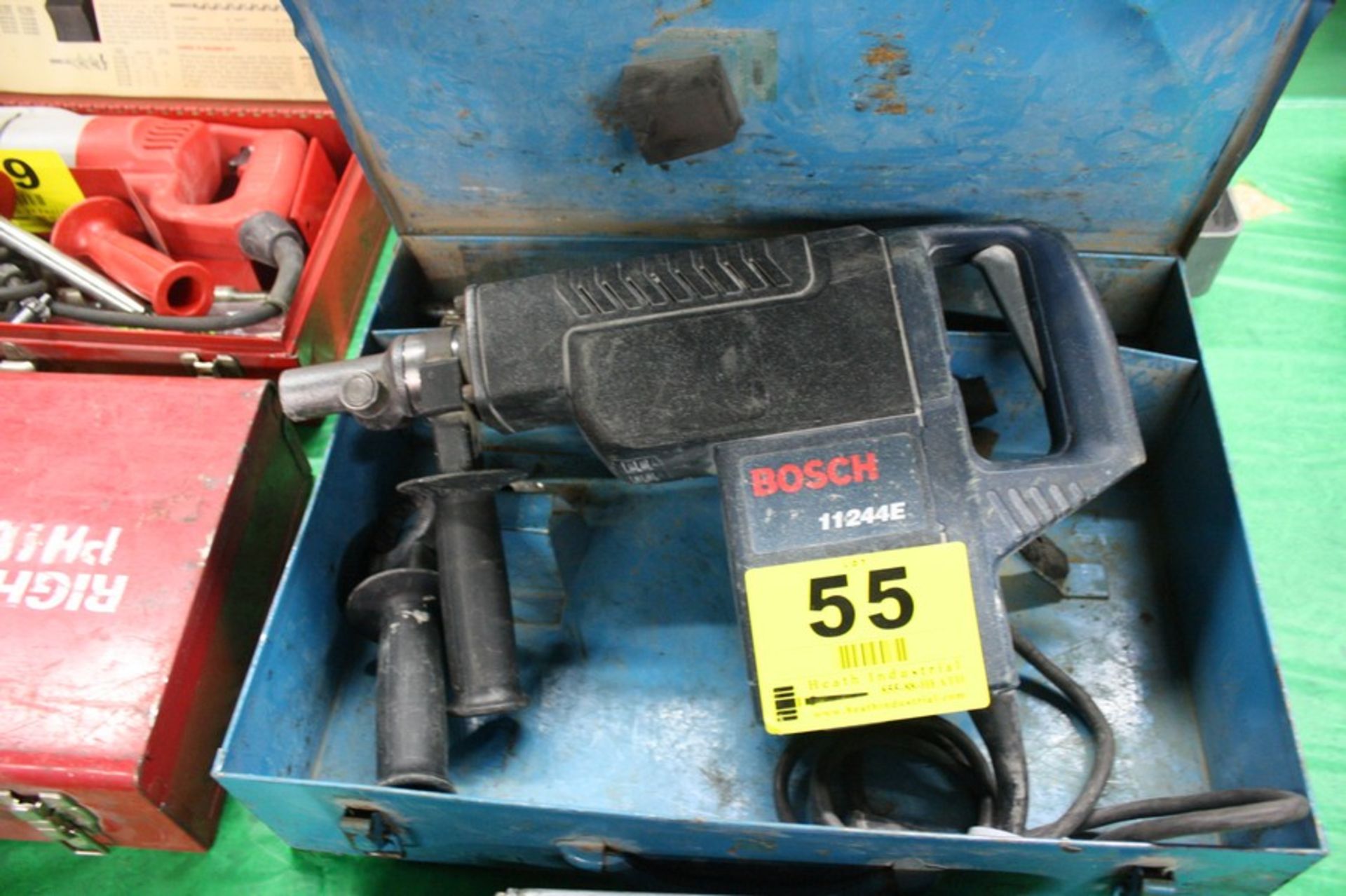 BOSCH MODEL 11244E ROTARY HAMMER IN CASE