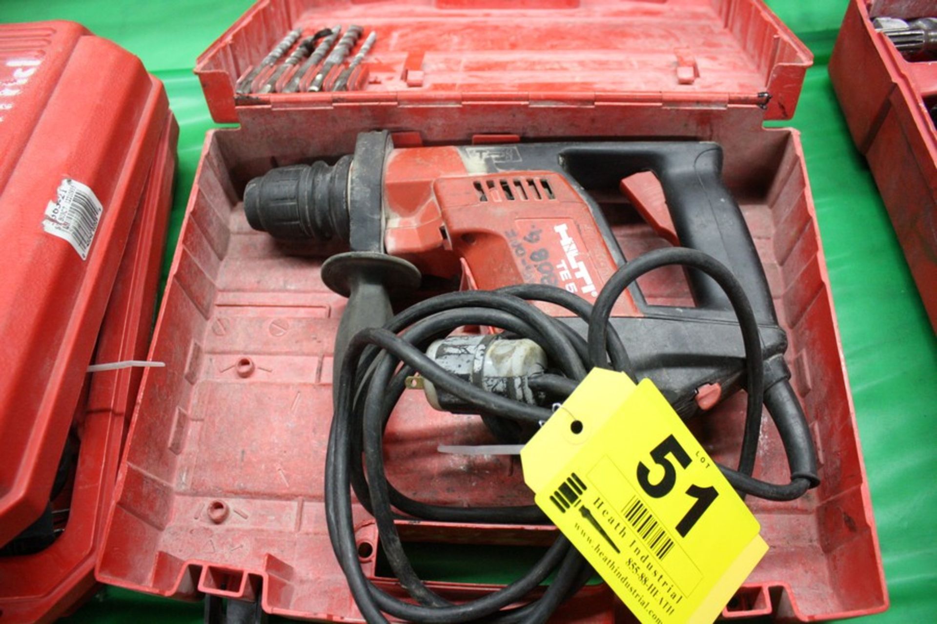 HILTI MODEL TE5 ROTARTY HAMMER IN CASE