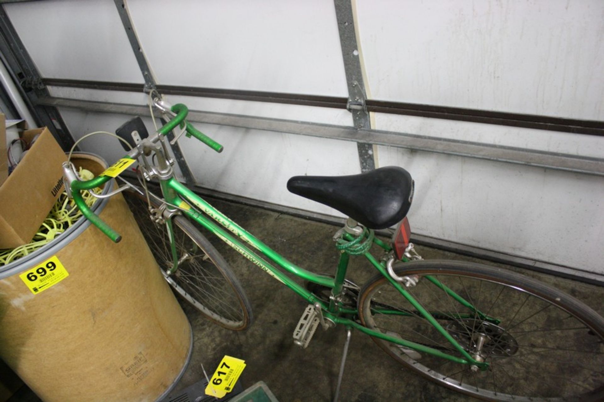 SCHWINN VARSITY VINTAGE 10-SPEED BICYCLE W/COMFORT FORM SEAT S/N FQ599466
