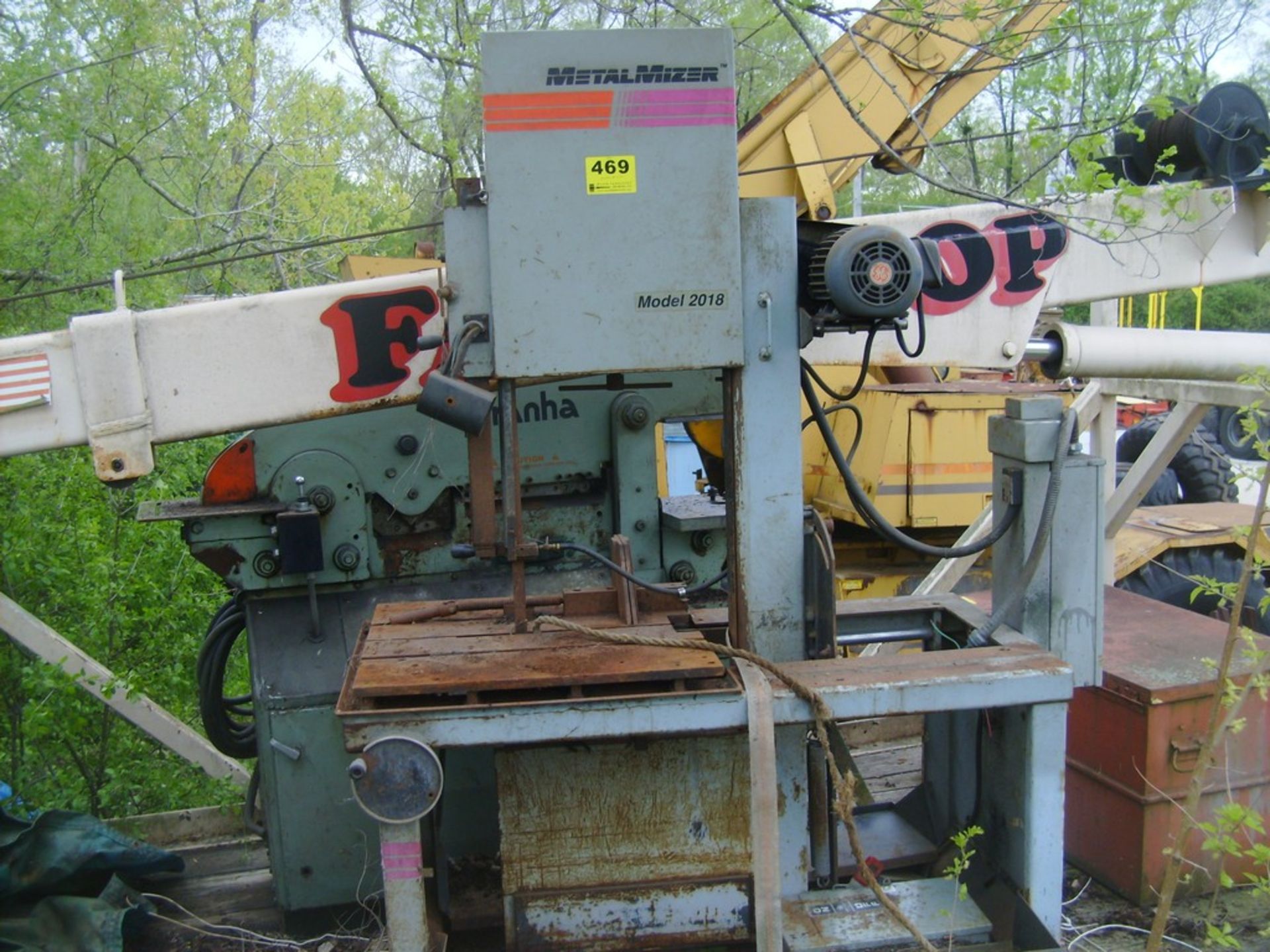 METAL MIZER MODEL 2018 VERTICAL METAL CUTTING BANDSAW S/N N/A