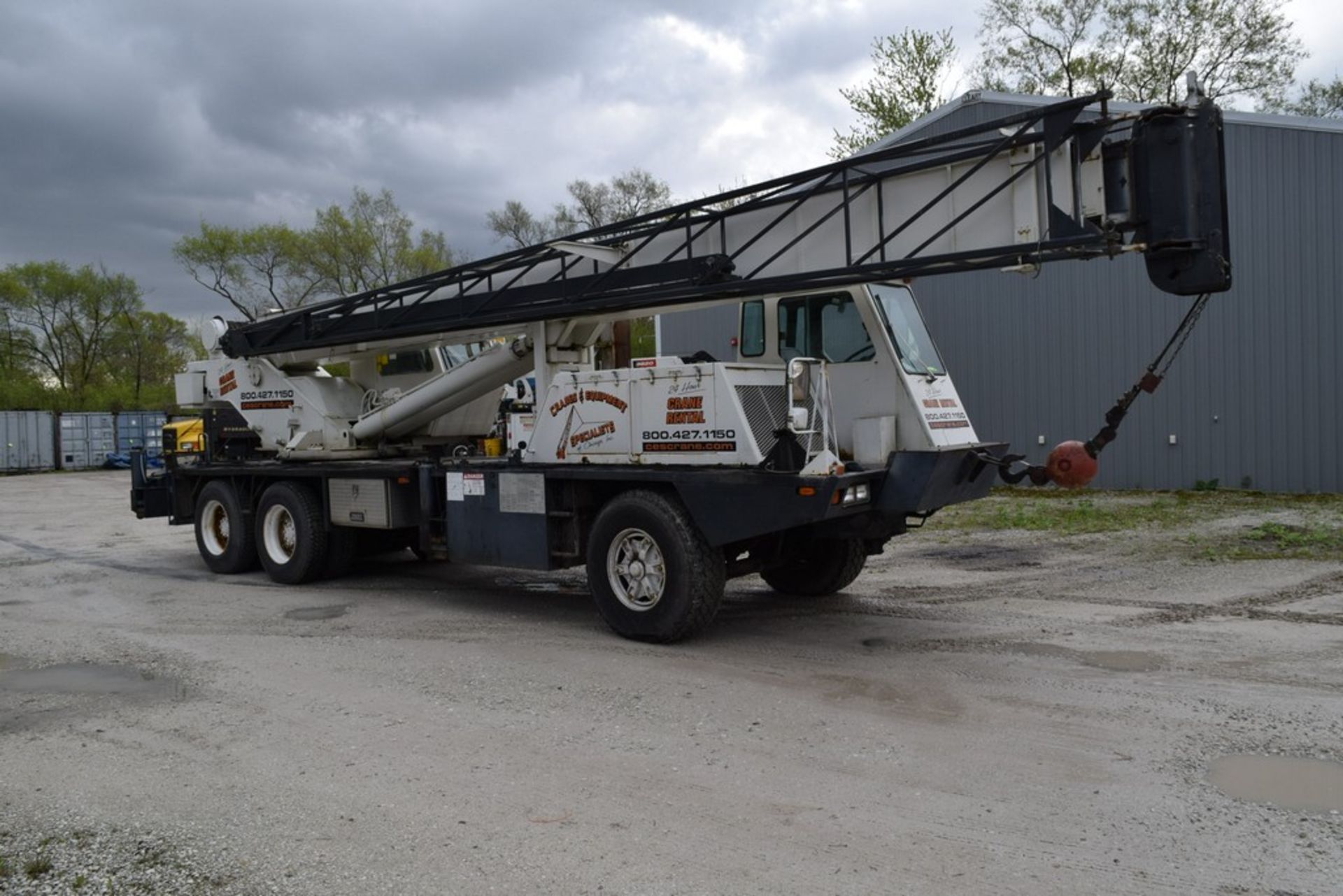 1990 LORAIN KOEHRING 20 TON MCH200D T/A HYDRAULIC TRUCK CRANE S/N: 1990-MCH200D, CATERPILLAR DIESEL, - Image 3 of 13