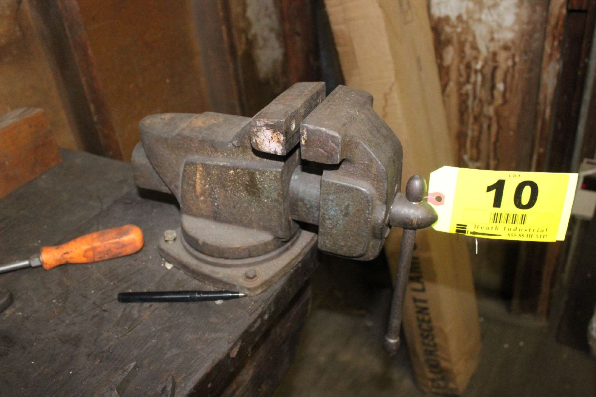 CRAFTSMAN 4" BENCH VISE