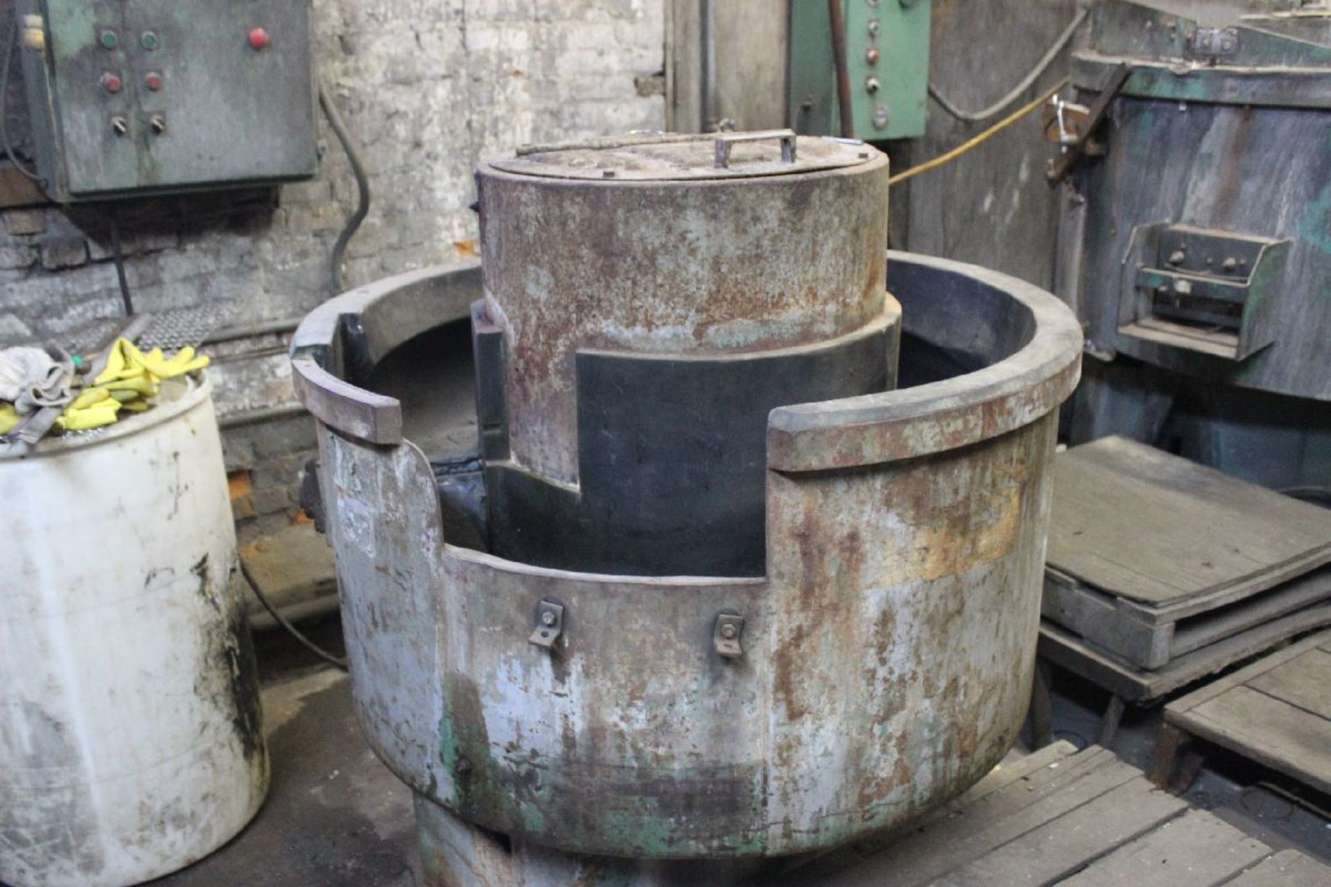 ROTO-FINISH VIBRATORY FINISHING MILL 40" Bowl WITH TIMER CONTROL - Image 2 of 3