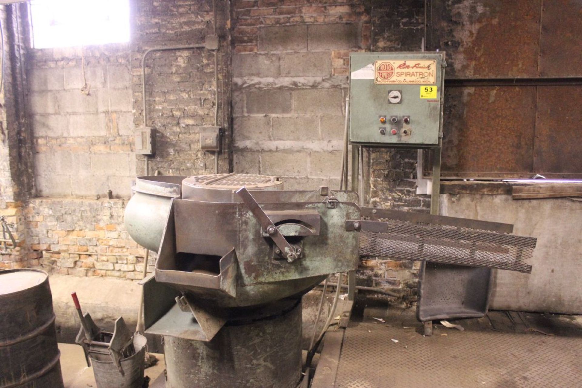 ROTO-FINISH SPIRATON VIBRATORY MILL MACHINE, 48" BOWL WITH TIMER CONTROL - Image 5 of 5