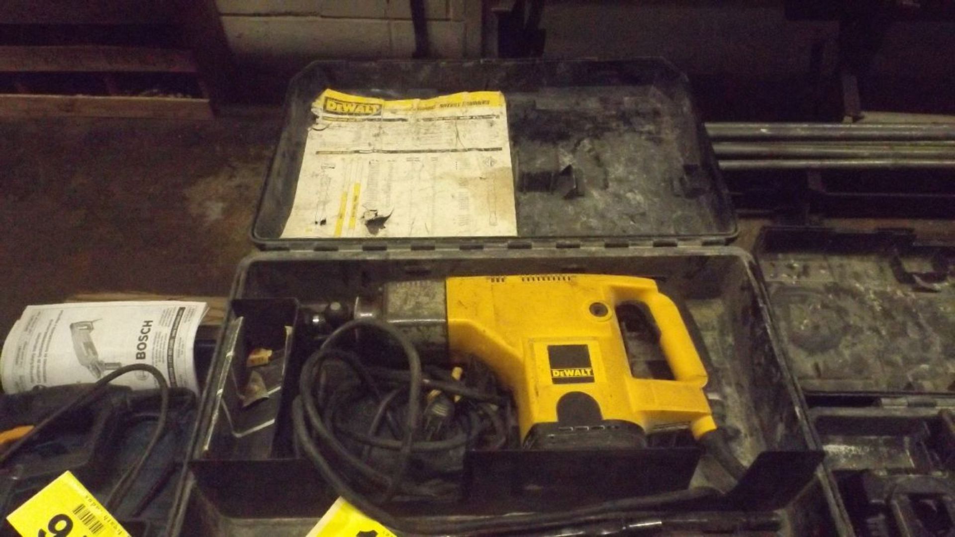 DEWALT MODEL DW530, 1 1/2'' ROTARY HAMMER