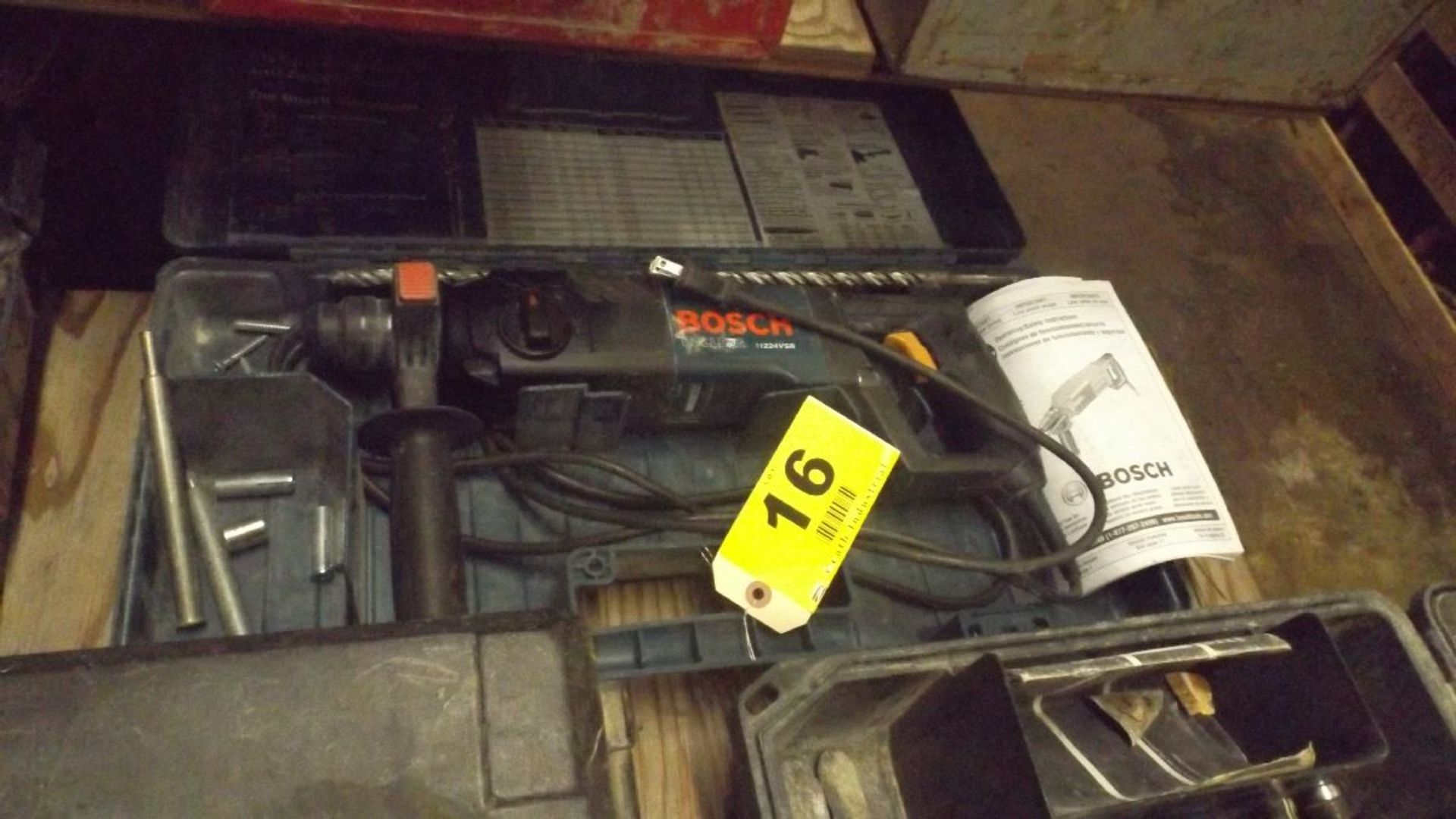 BOSCH MODEL 11224 VSR ROTARY HAMMER