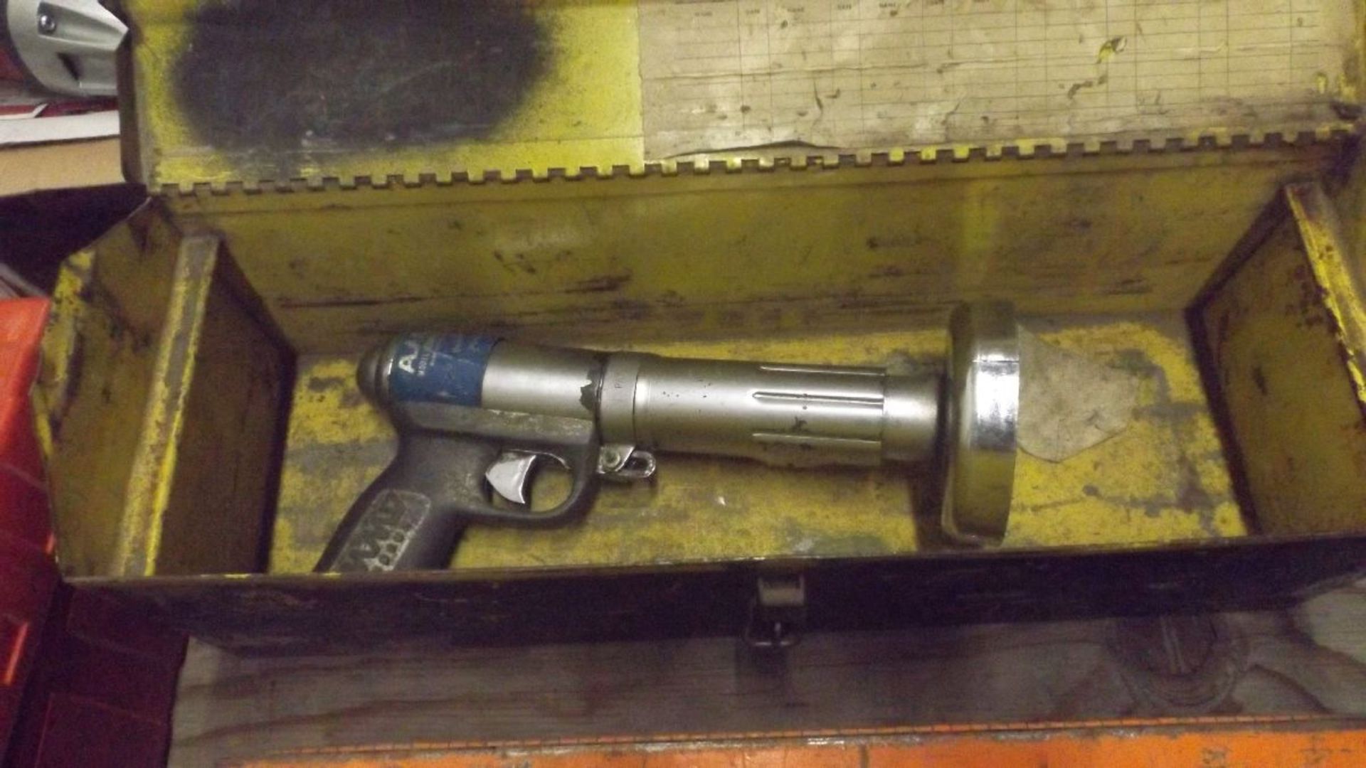 AMMO MODEL S STUD GUN