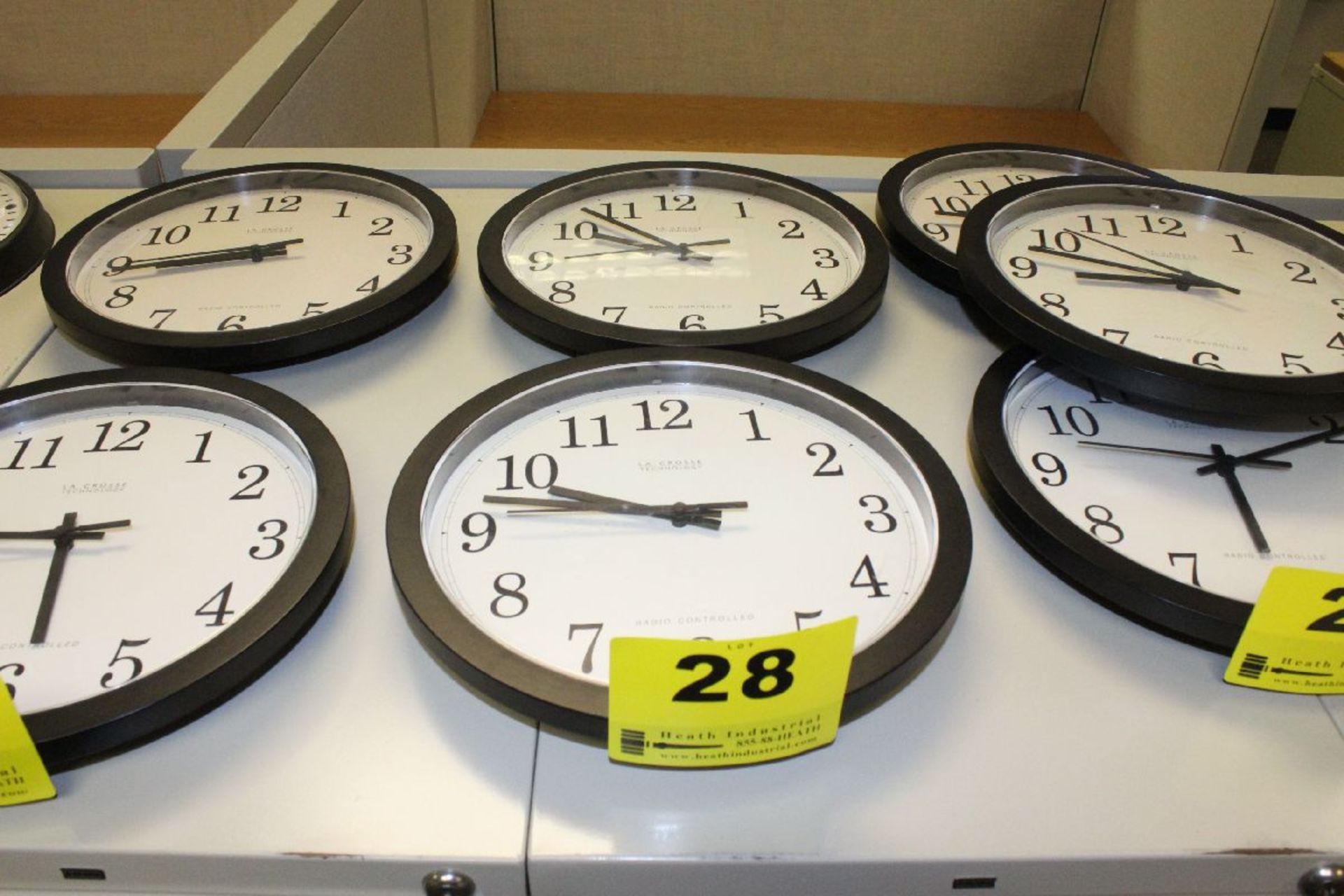 LACROSSE TECHNOLOGY RADIO CONTROLLED WALL CLOCKS-BATTERY POWERED