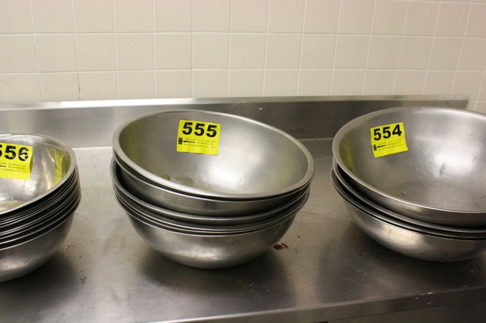 STAINLESS STEEL MIXING BOWLS-16" DIAMETER