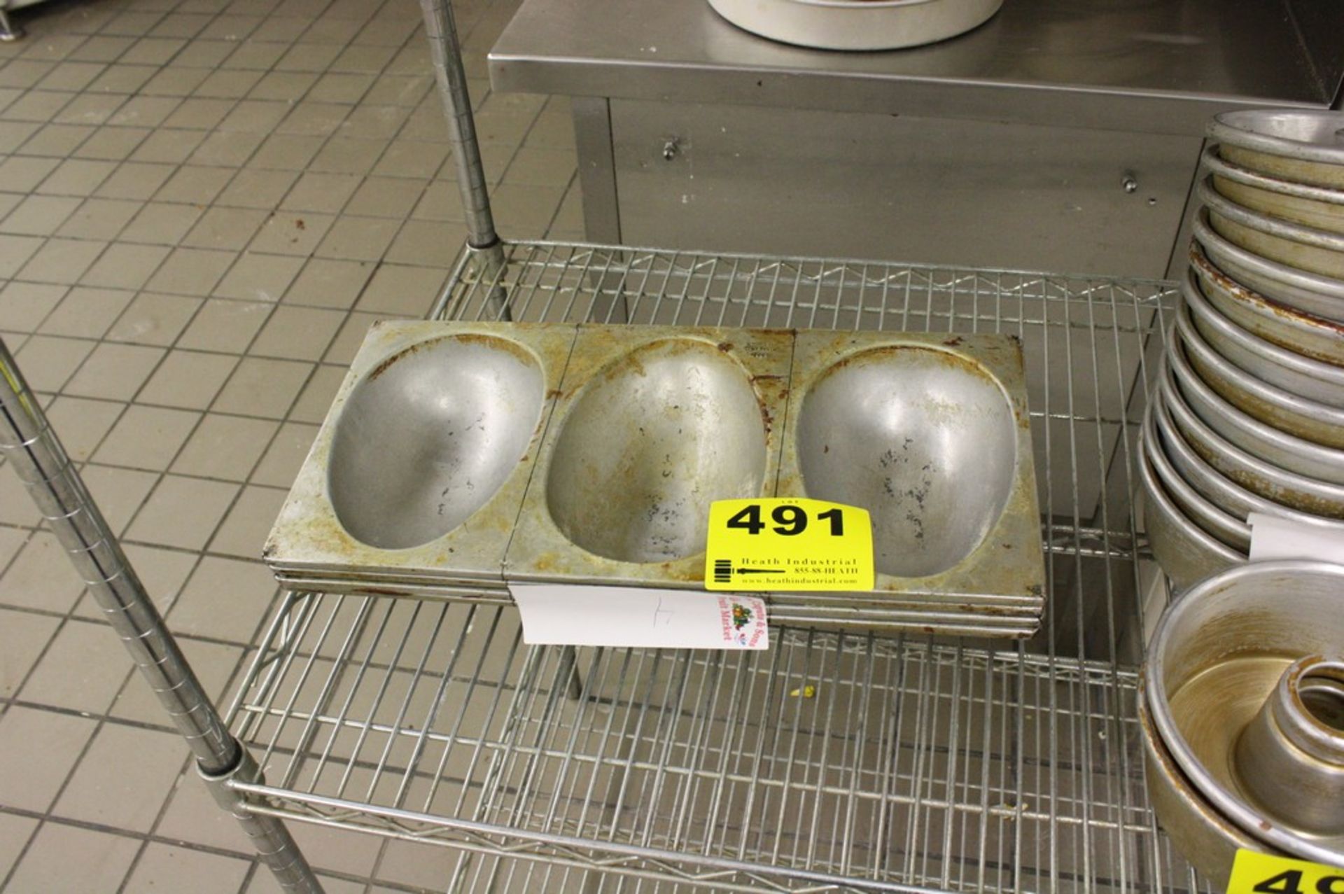 ALUMINUM HALF-EGG CAKE PANS-3 CUPS - 20" X 10"