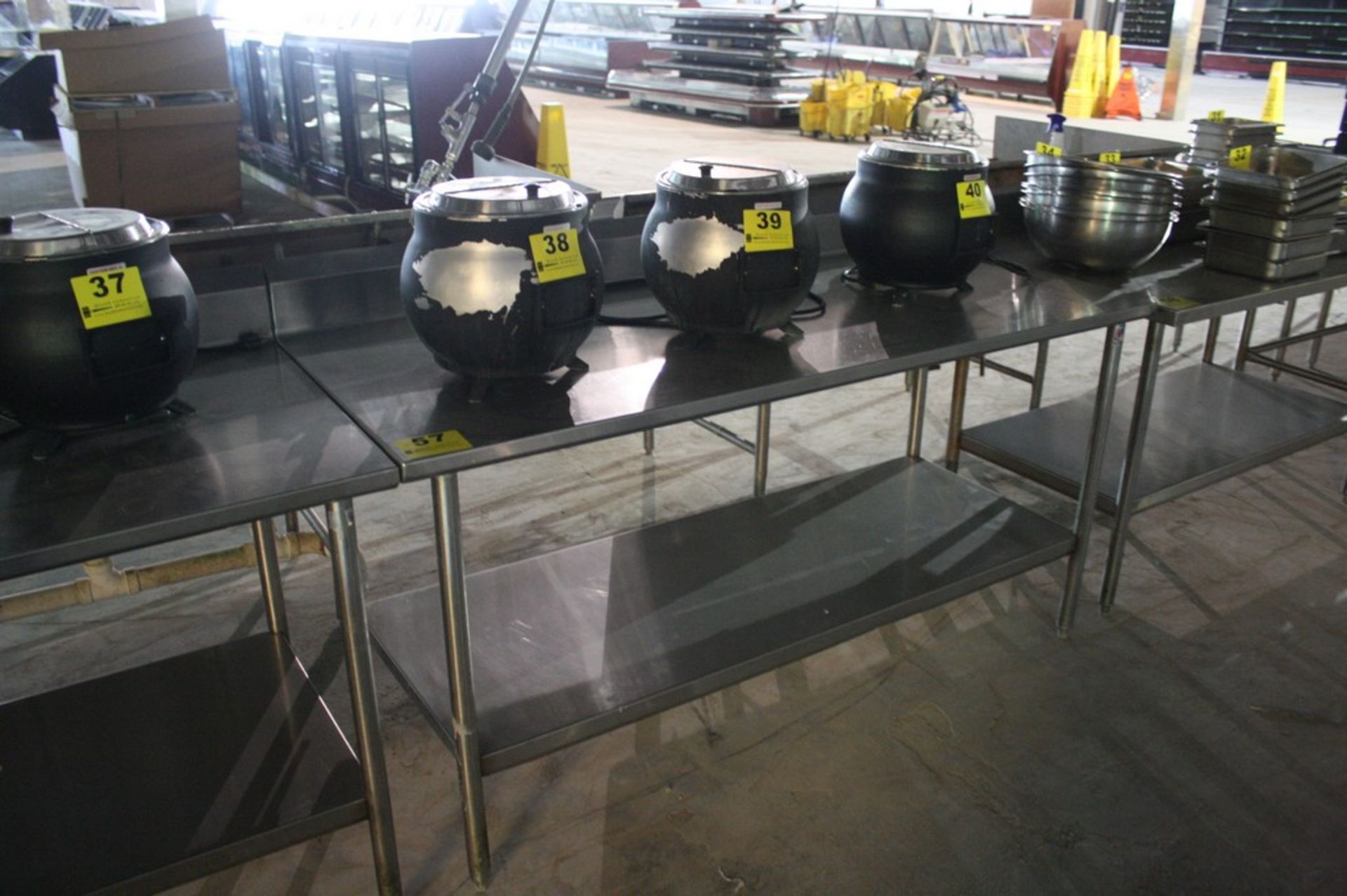 STAINLESS STEEL TABLE W/STORAGE 72 X 30 X 36''