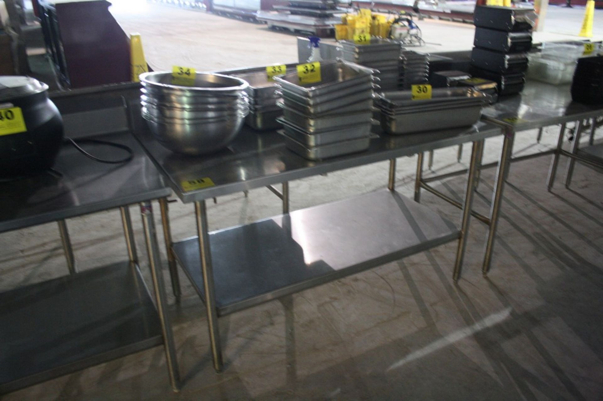 STAINLESS STEEL TABLE W/STORAGE 60 X 30 X 36''