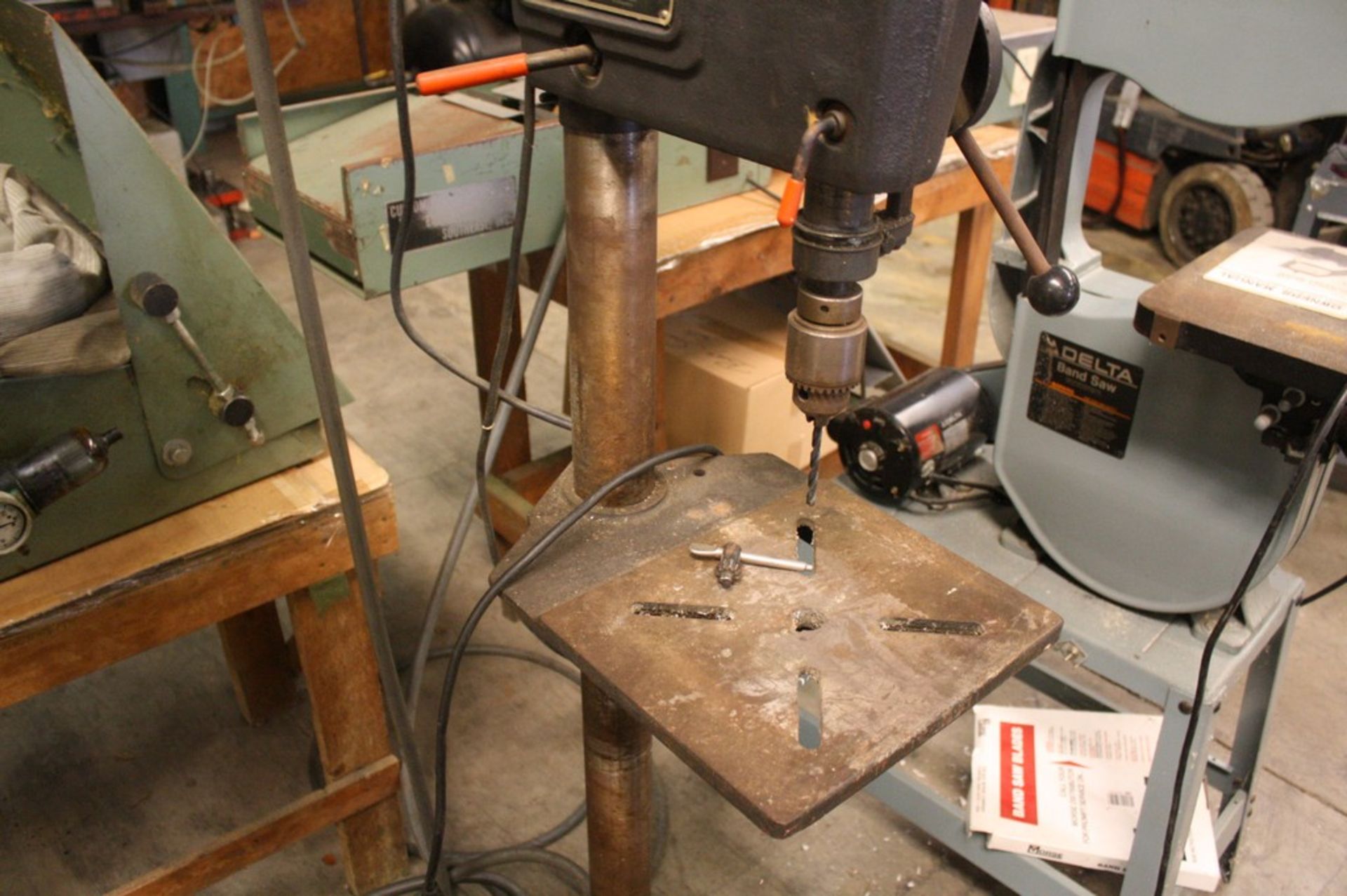 CRAFTSMAN 15-1/2” STEP PULLY VARIABLE SPEED FLOOR STANDING DRILL PRESS - Image 4 of 4