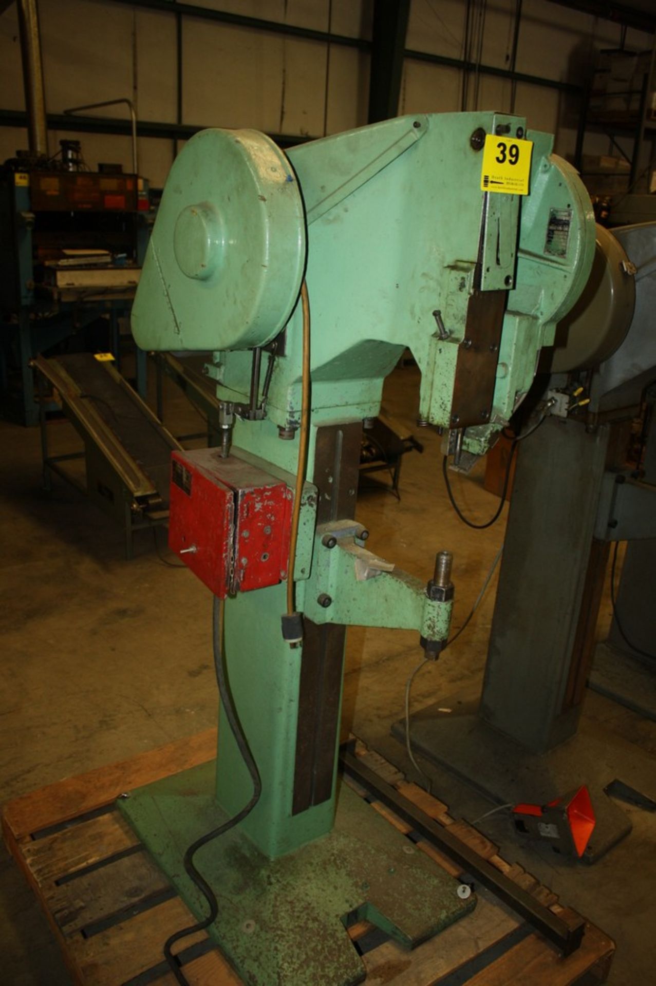 NATIONAL RIVET MODEL 600 RIVETER S/N N/A - Image 2 of 3