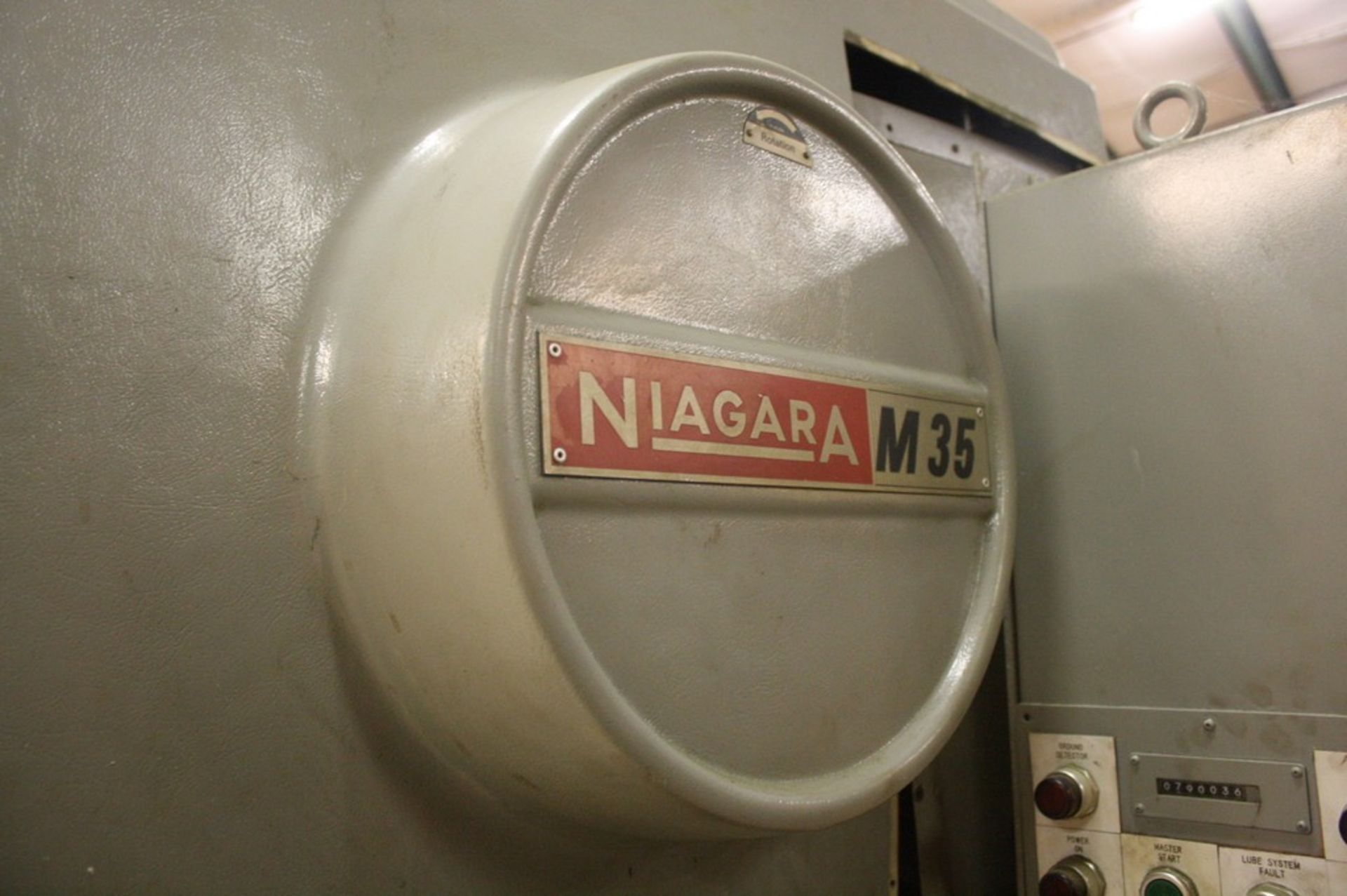 NIAGARA MODEL M-35 35 TON OBI PRESS S/N 52280, 3” STROKE, 10.5” SHUT HEIGHT, 2.25” SLIDE ADJUSTMENT, - Image 4 of 8