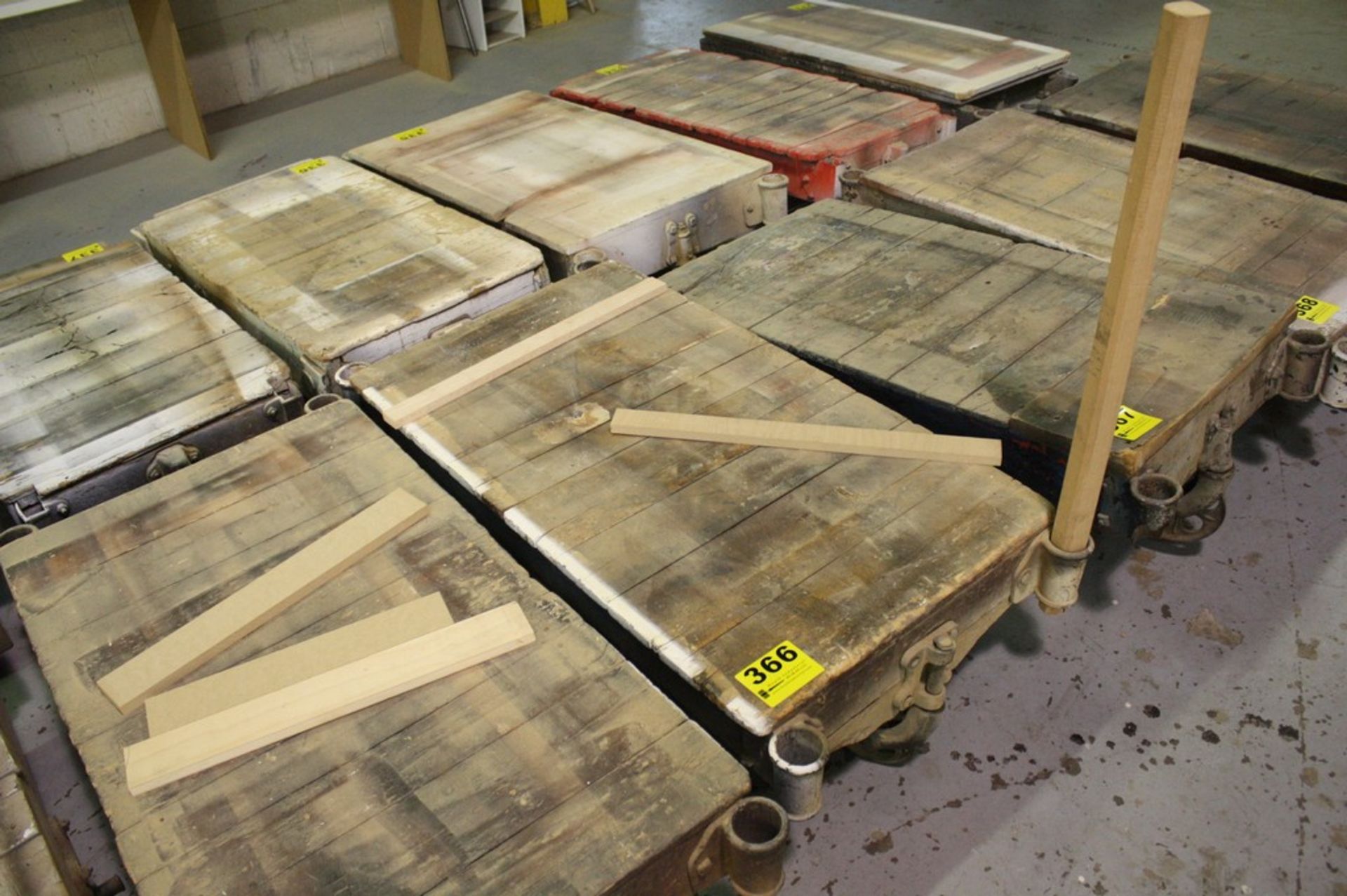 WOOD DECK FACTORY CART