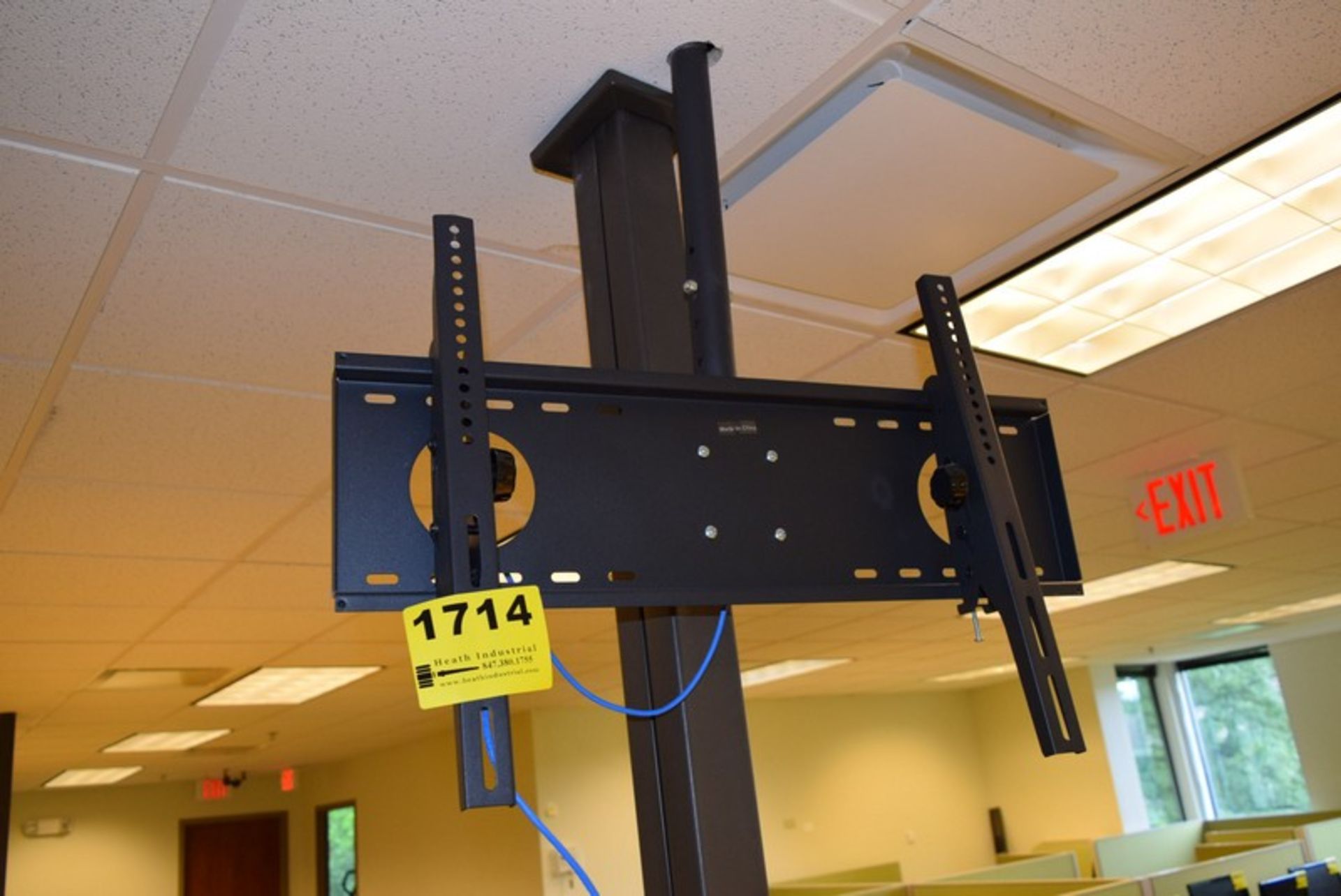 CEILING MOUNTED ROTARY FLAT SCREEN MONITOR MOUNT