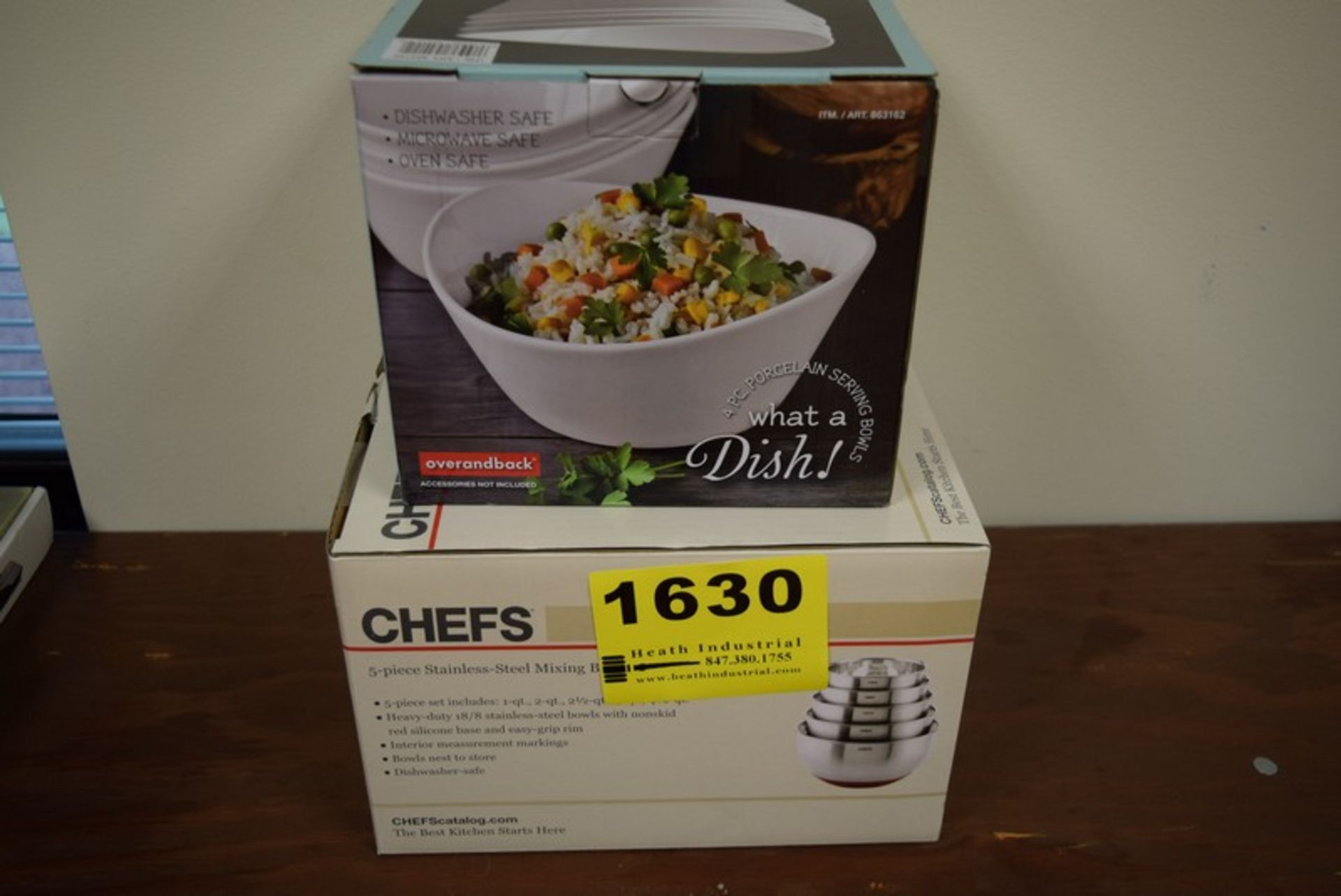 LOT: CHEFS 5 PC. S/S MIXING BOWLS & 4 PC. PORCELAIN SERVING BOWLS IN BOX