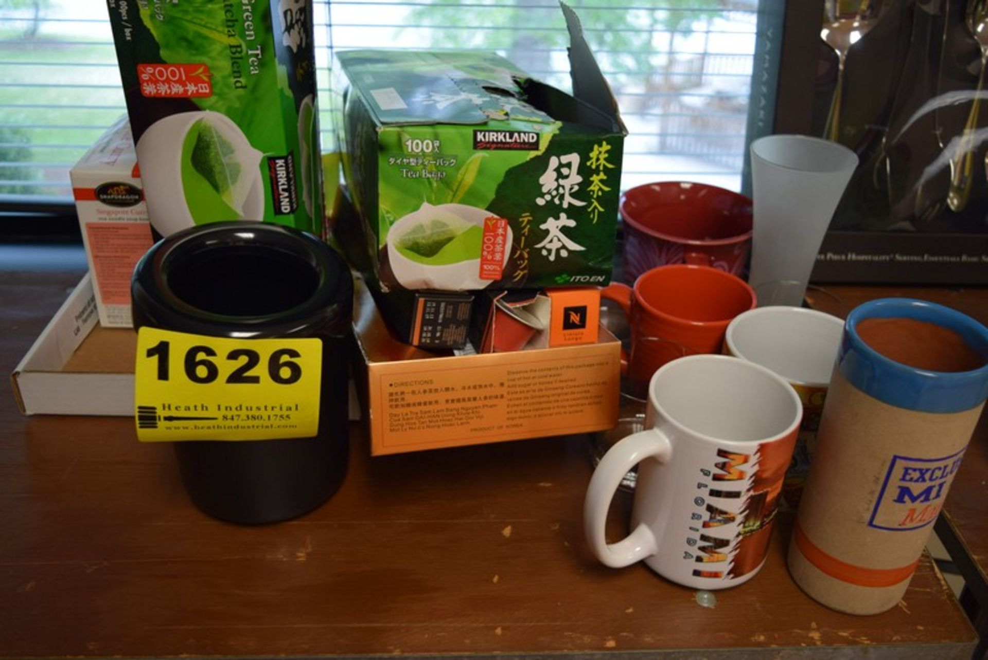 LOT: ASSORTED MISC. KITCHEN SUPPLIES