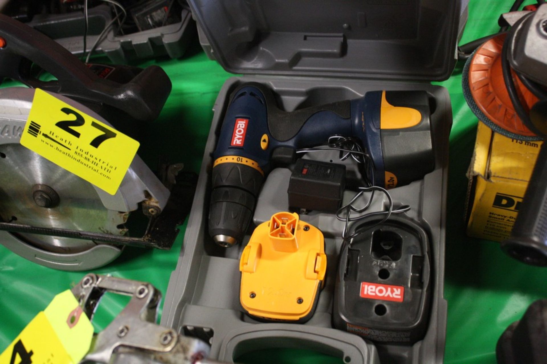 RYOBI 12V CORDLESS DRILL WITH CHARGER & CASE