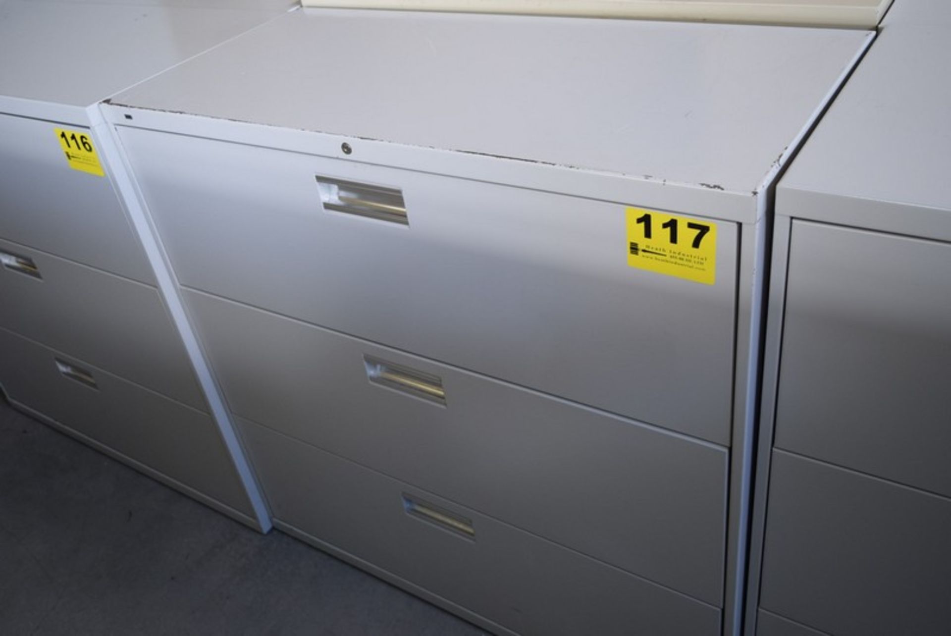 42" X 19" X 41" METAL 3 DRAWER LATERAL FILE CABINET