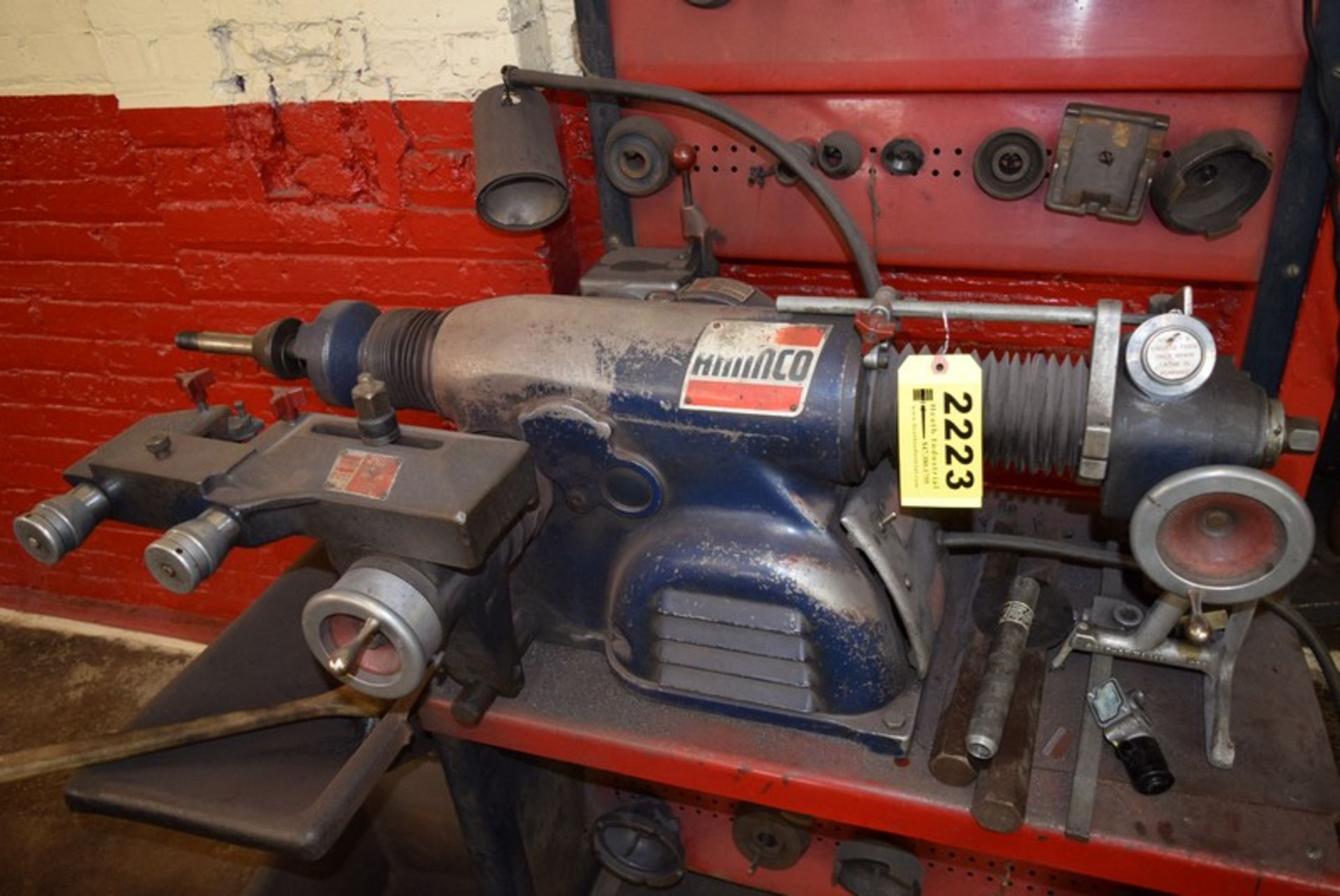 AMMCO BRAKE LATHE S/N: 91264 W/ FACING TOOL ATTACHMENT ON AMMCO BENCH - Image 3 of 7