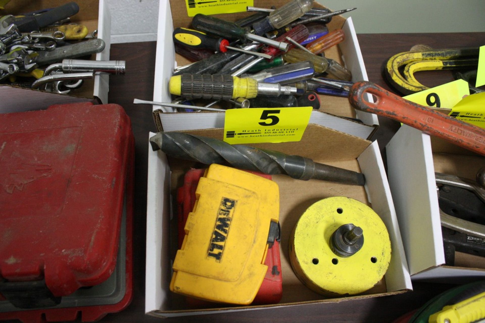 ASSORTED DRILL BITS AND HOLE SAW