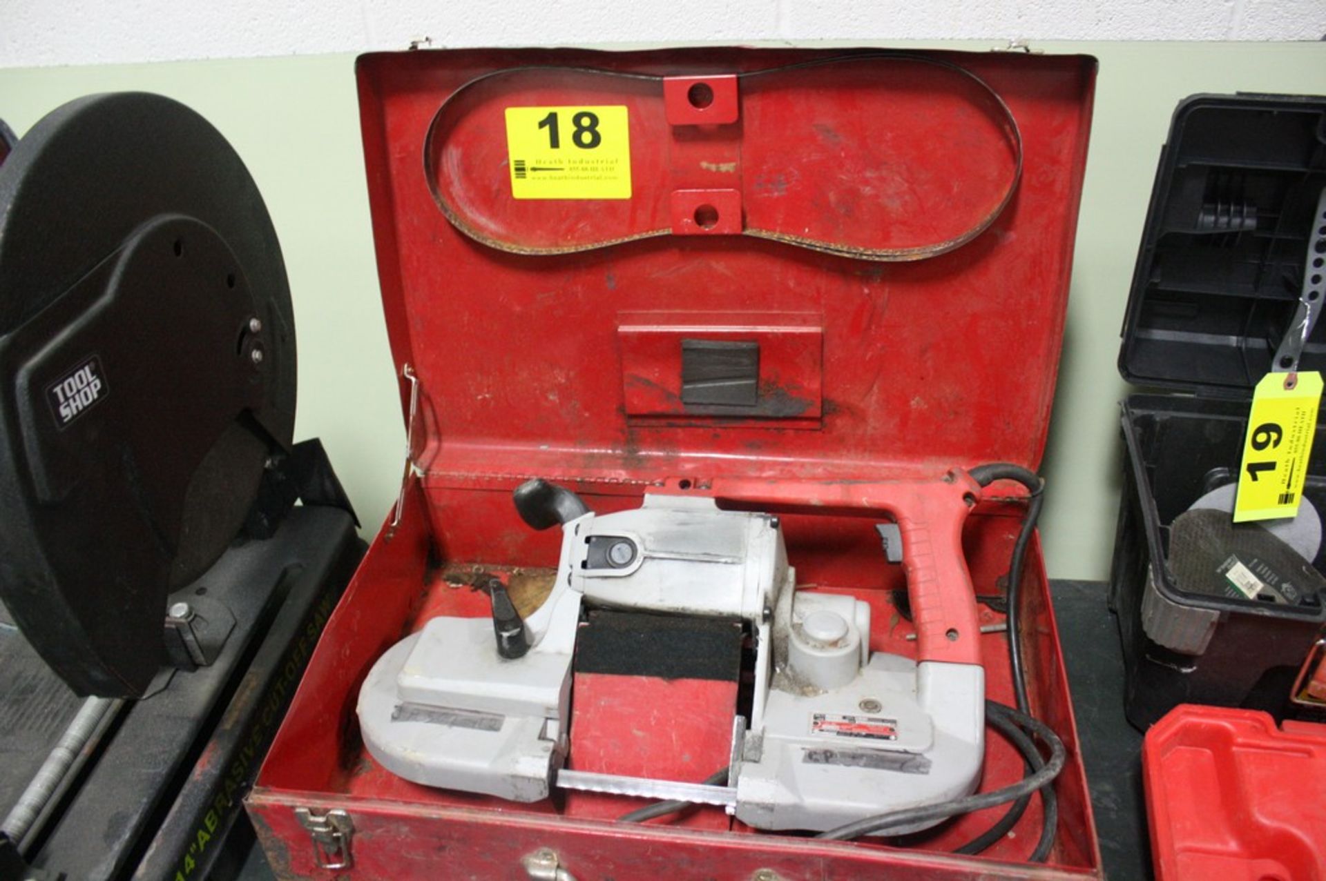 MILWAUKEE PORTABLE BANDSAW