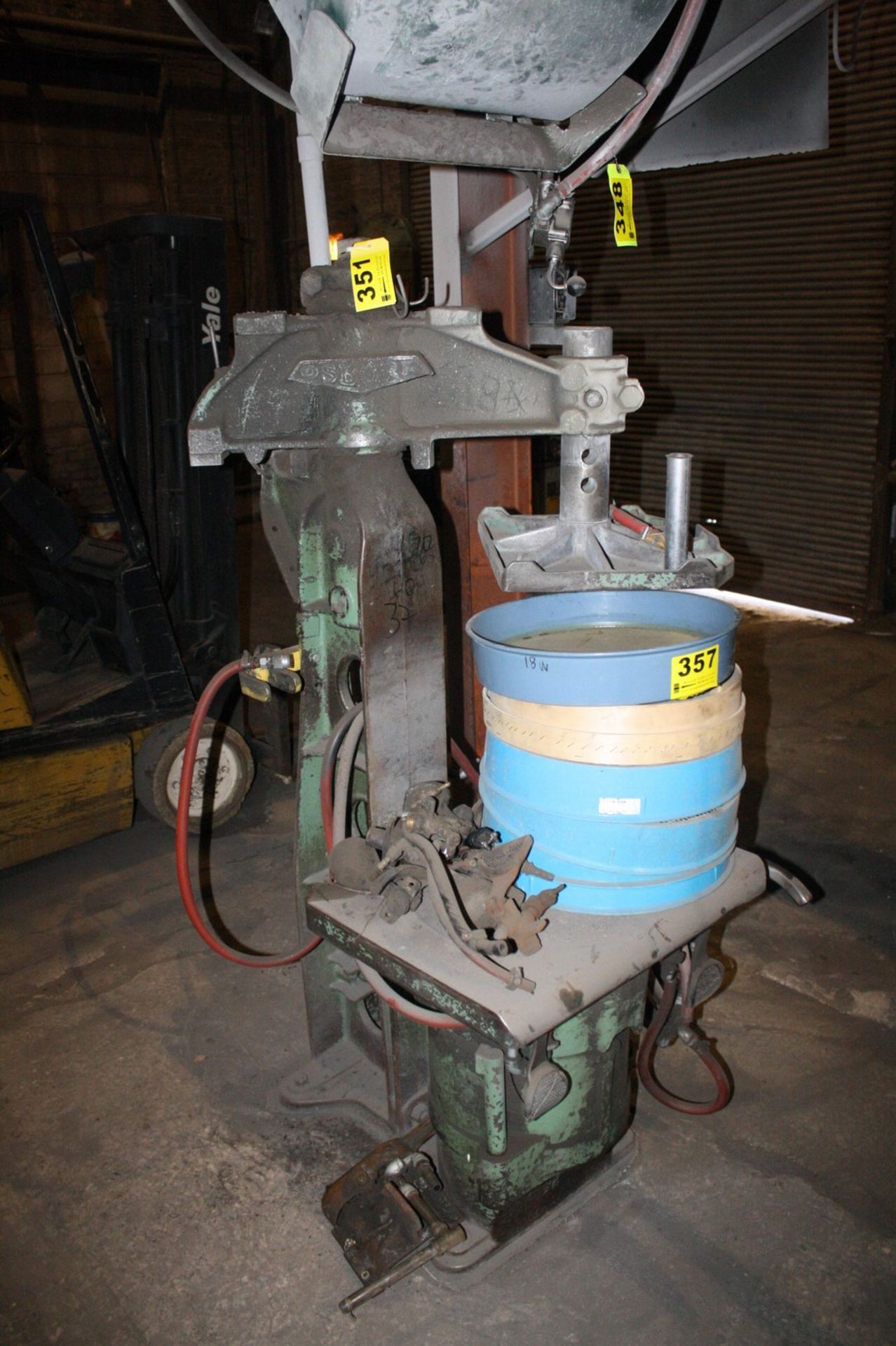 OSBORN MODEL 213-PJ JOLT SQUEEZER MOLDING MACHINE S/N 12669-E