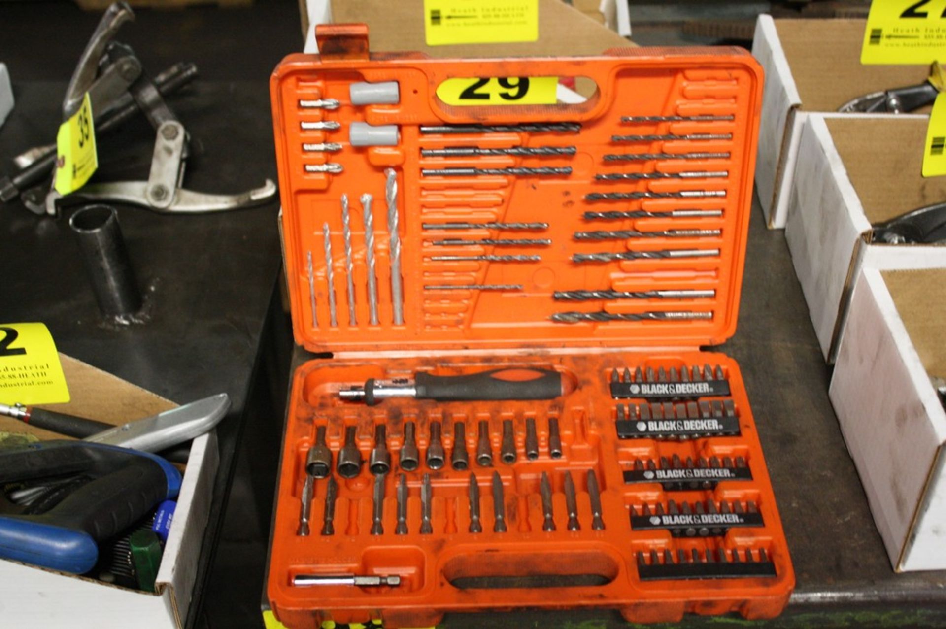 BLACK & DECKER DRILL BIT & DRIVER SET IN CASE