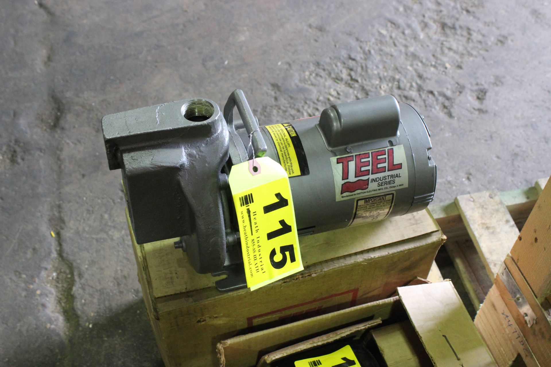 DAYTON MODEL 6K695B 1/3-HP, 3,450 RPM, 115/230 VOLTS SINGLE PHASE MOTOR WITH TEEL PUMP