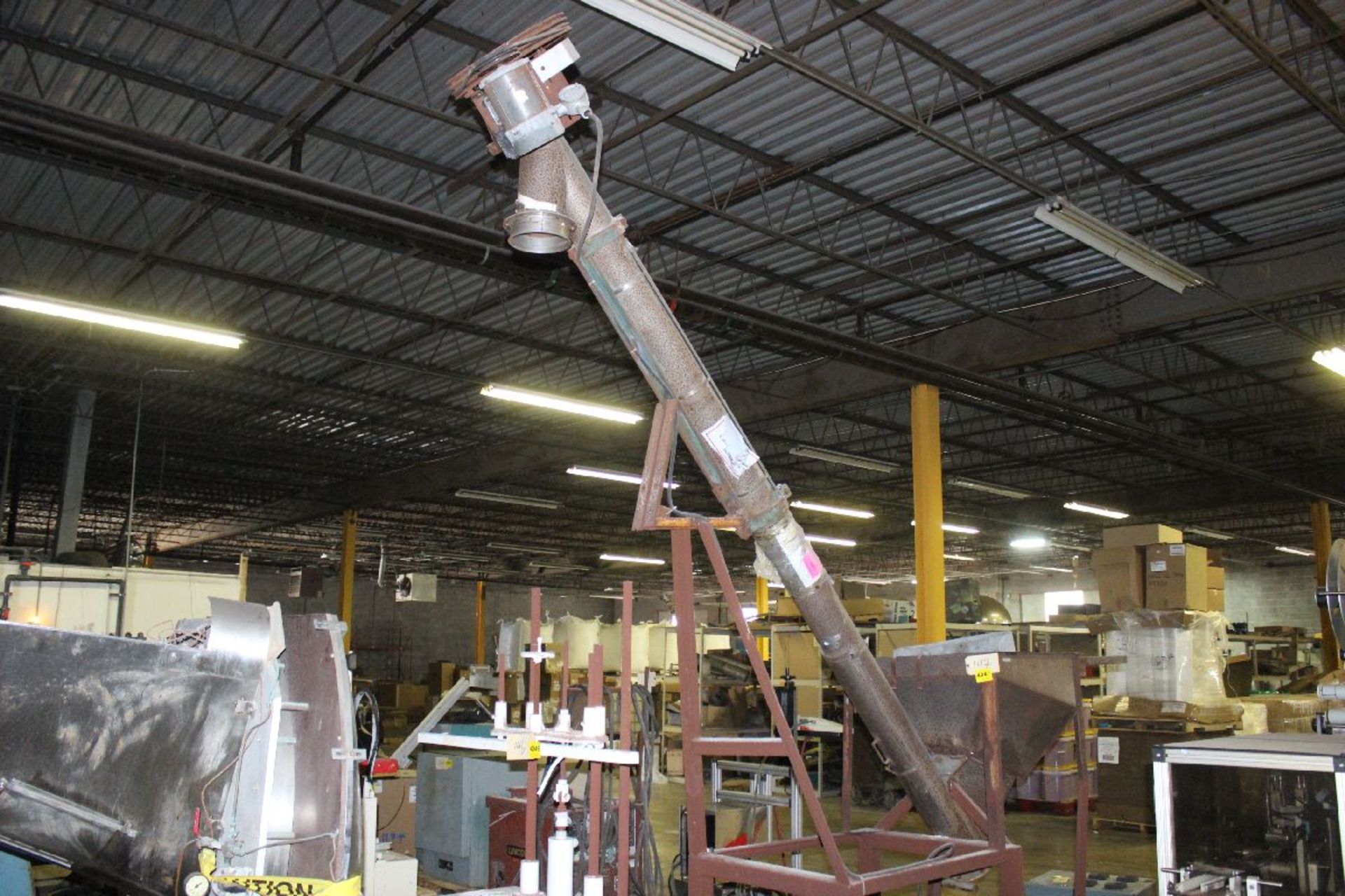 STAINLESS STEEL AUGER FEEDER, 6' DIA. WITH HOPPER Loading Fee: $50