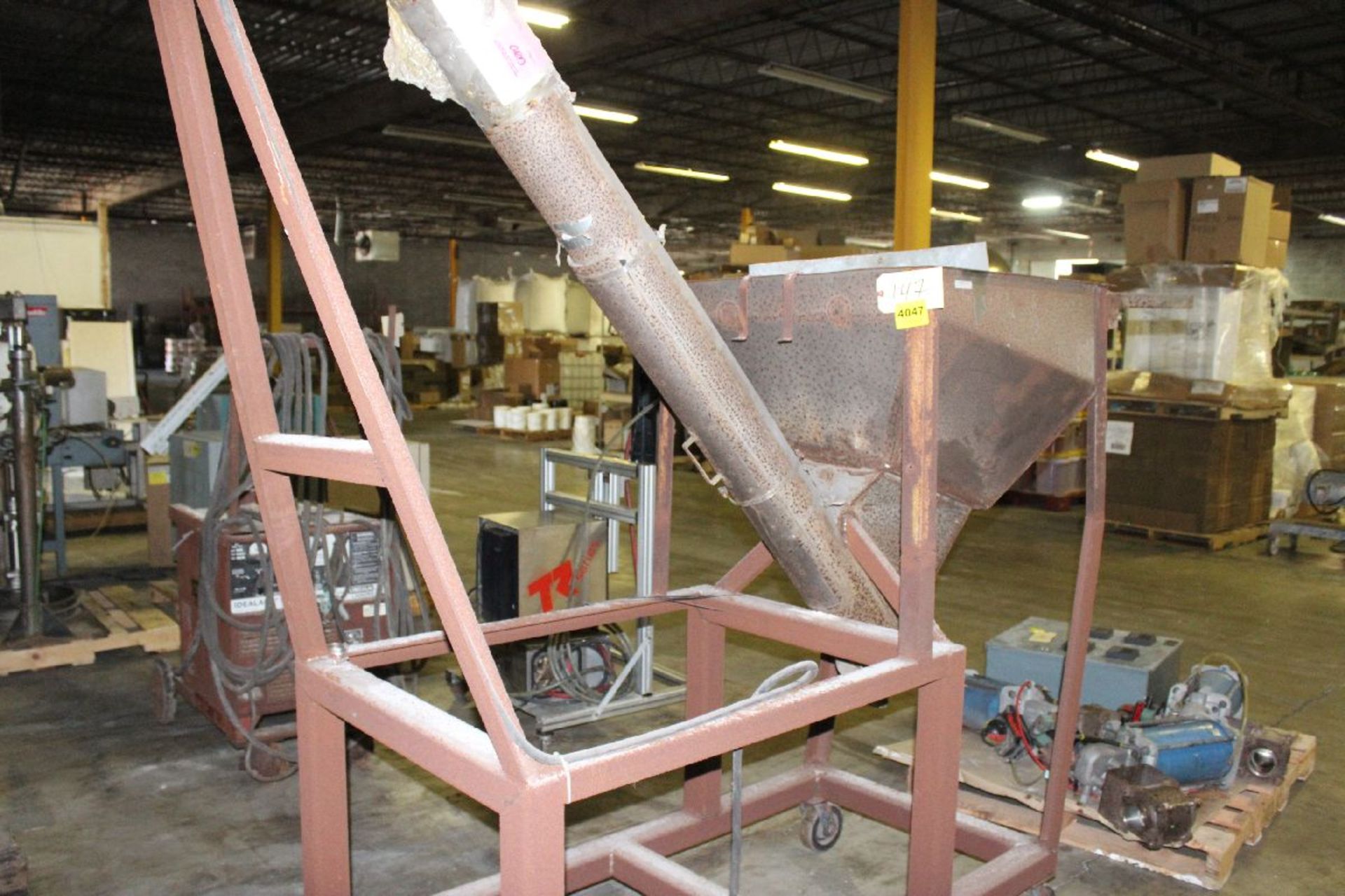 STAINLESS STEEL AUGER FEEDER, 6' DIA. WITH HOPPER Loading Fee: $50 - Image 2 of 4