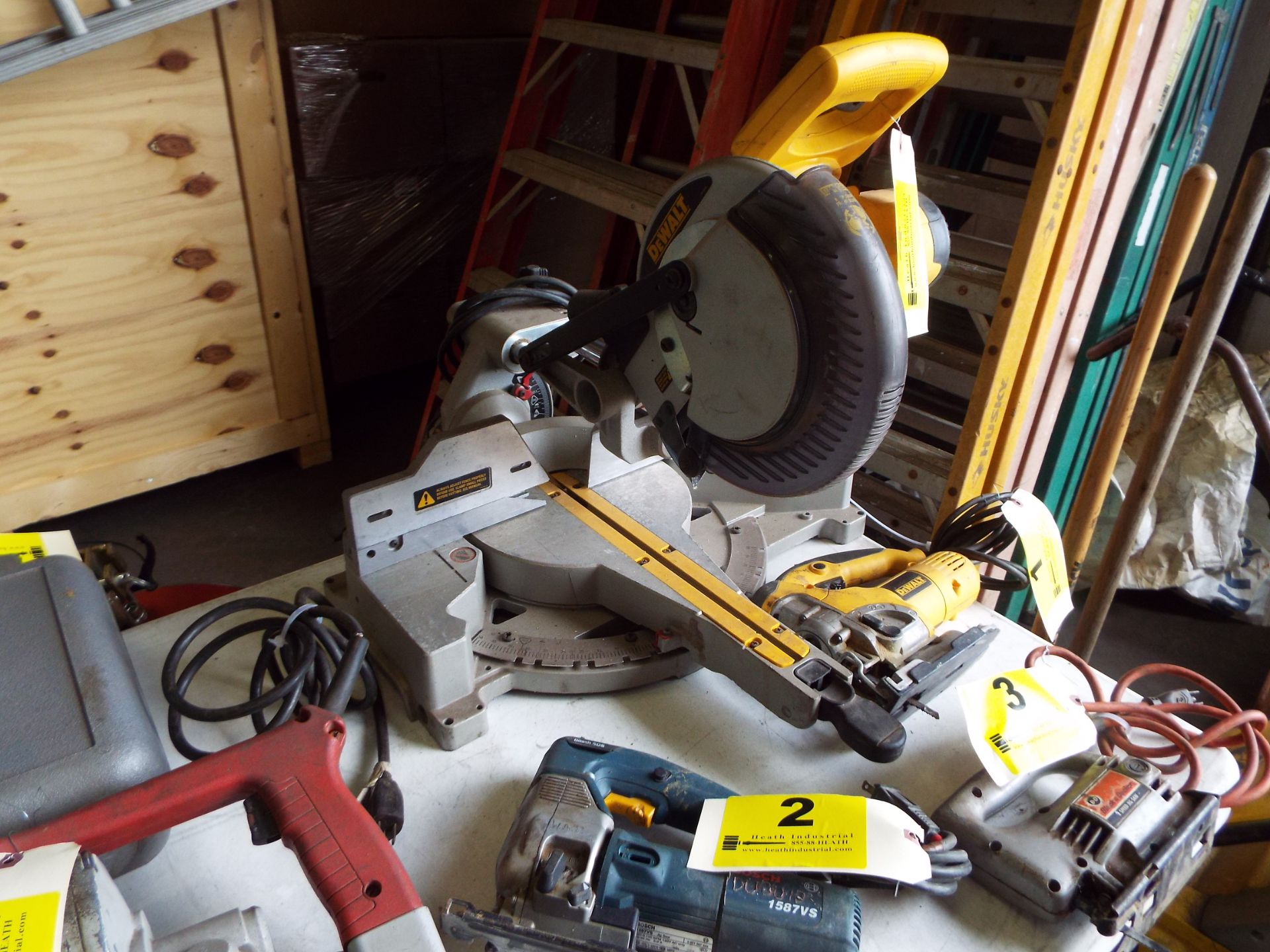 DEWALT MODEL DW712, 8 1/2'' SLIDING COMPOUND MITER SAW - Image 2 of 2