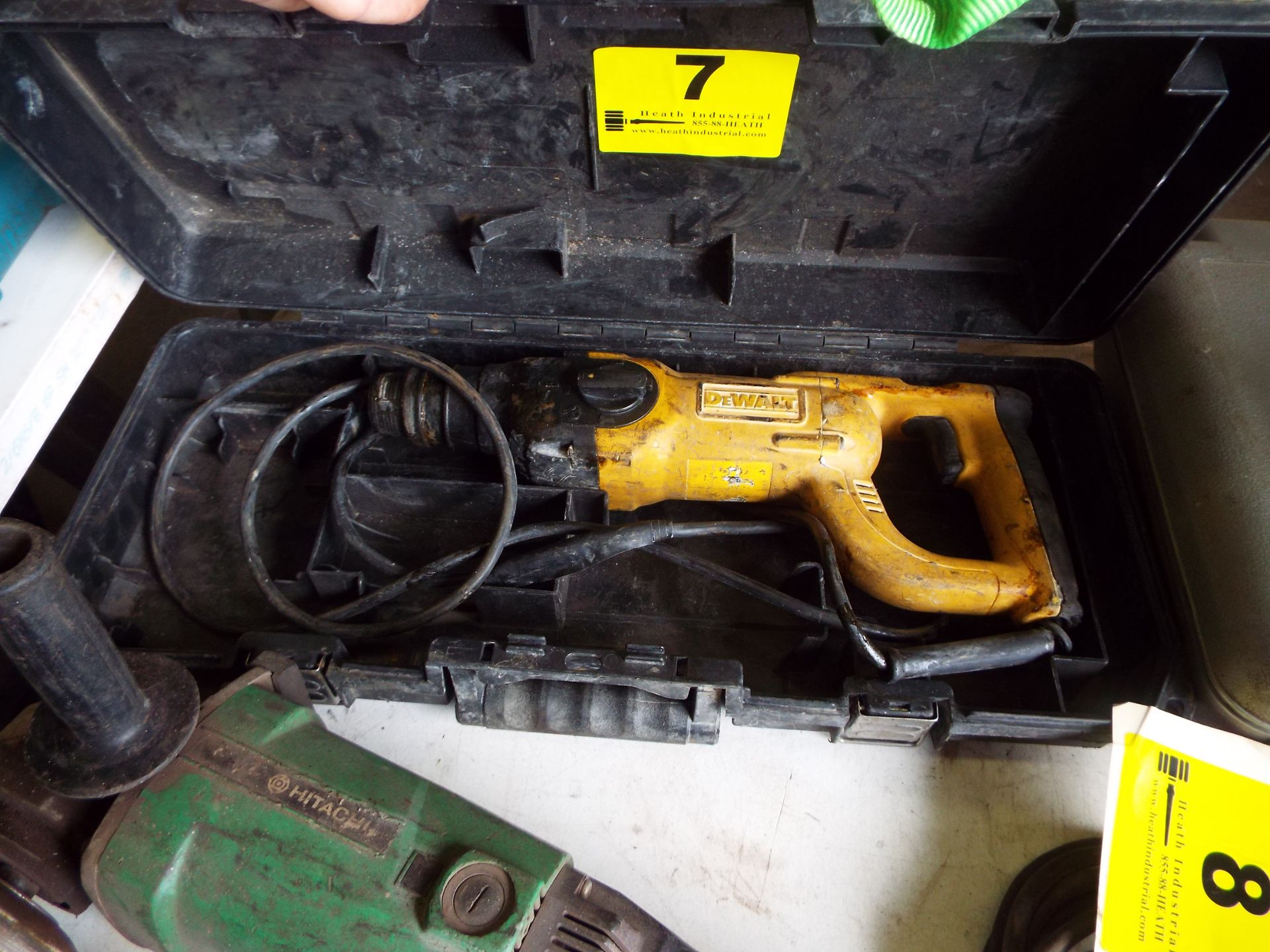 DEWALT HEAVY DUTY ROTARY HAMMER