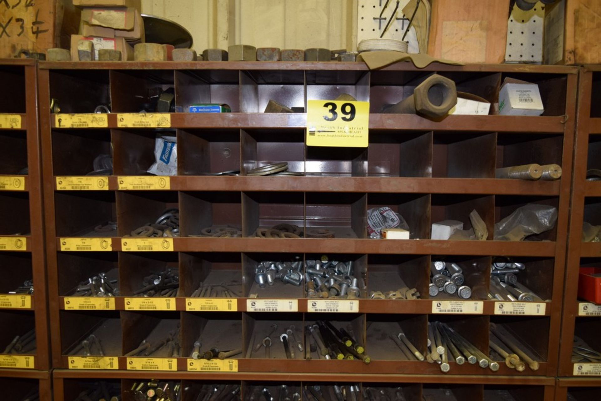 40-COMPARTMENT PARTS CABINET W/NUTS & BOLTS