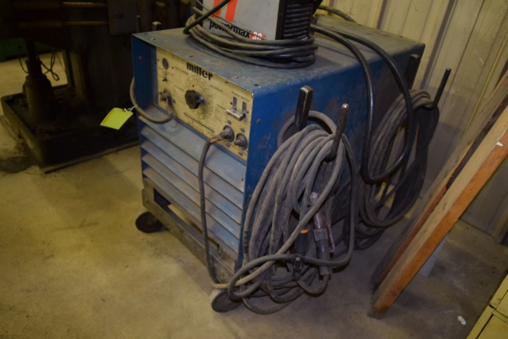 MILLER MODEL SRH333 TIG/STICK CONSTANT CURRENT DC ARC WELDER - Image 2 of 3