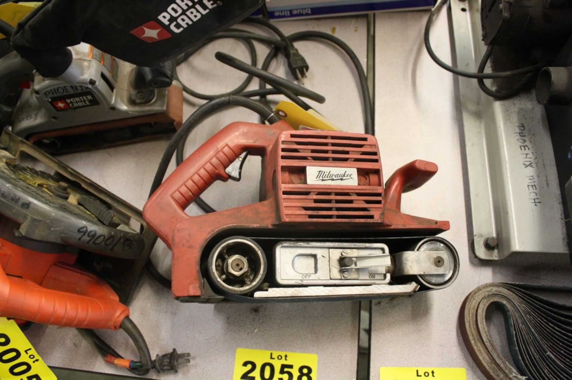 MILWAUKEE CAT. NO. 5900 3" BELT SANDER