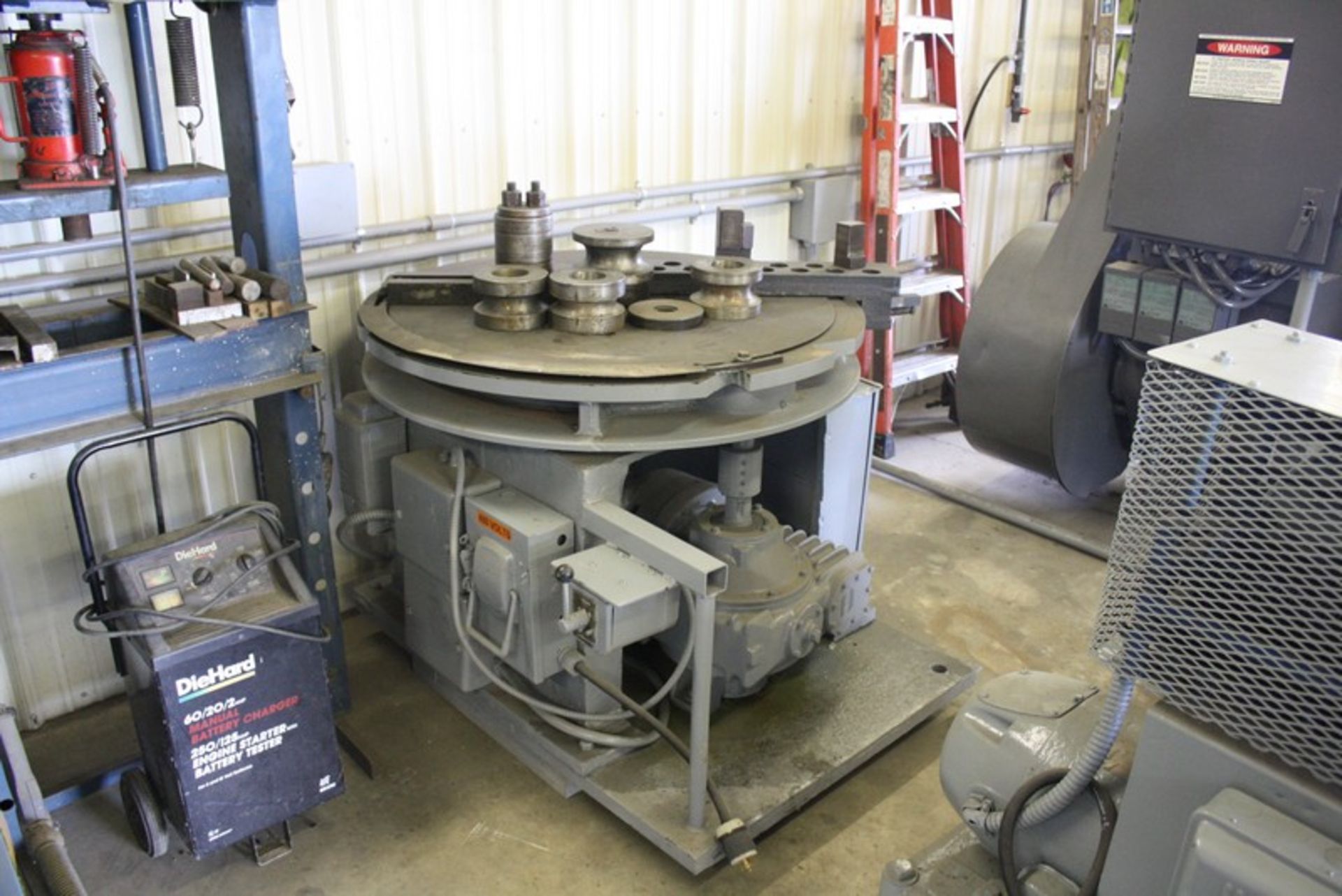 PEDRICK Model no. C-7-1/2 TUBE BENDER & PIPE BENDER S/N N/A: Bending moment: 40, 000 inch-pounds,