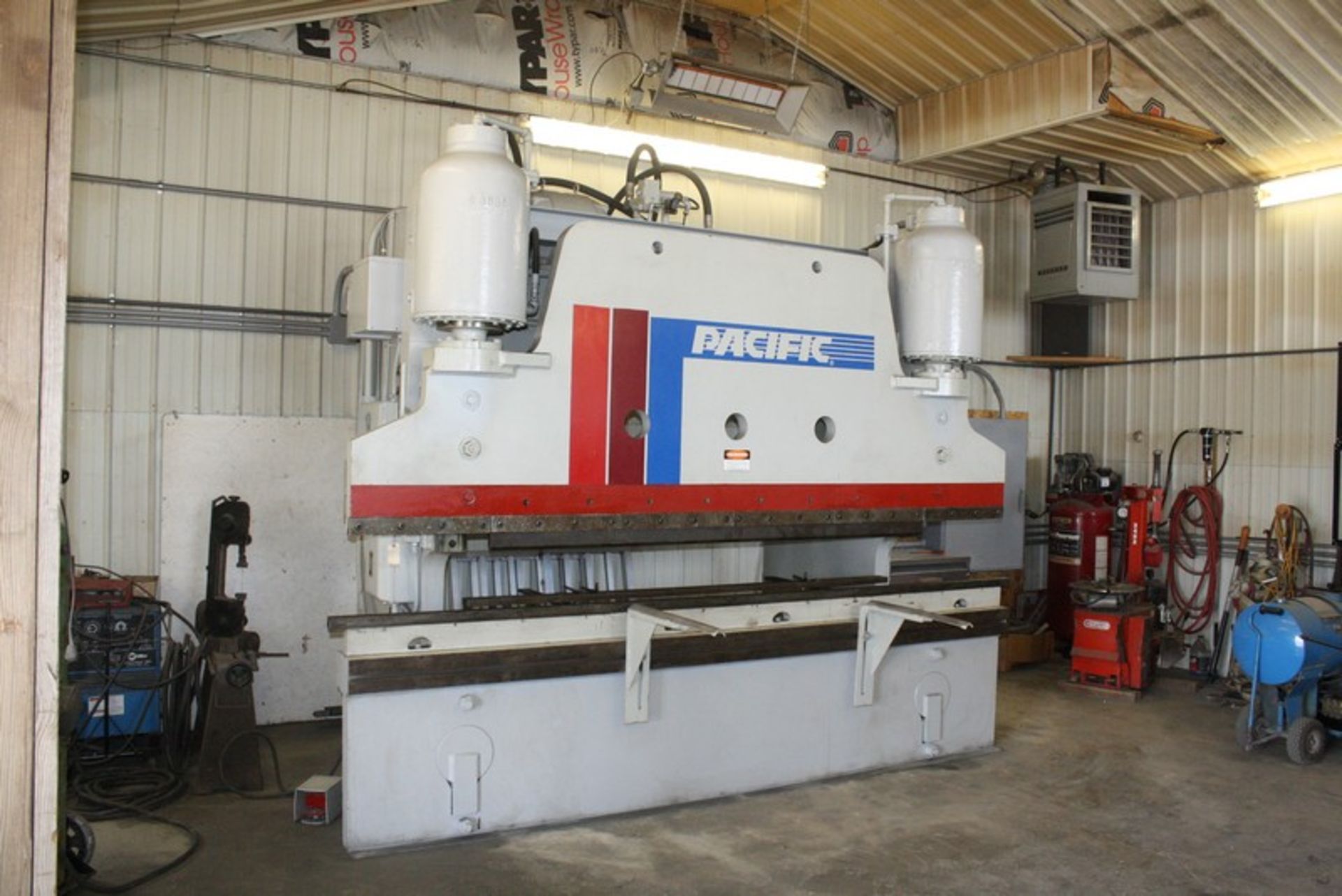 PACIFIC Model 300-12 300 TON X 12 FT. X 5/16” HYDRAULIC PRESS BRAKE S/N N/A: Overall length of bed &