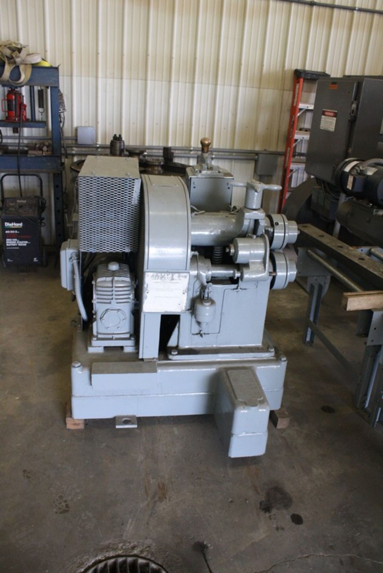 BUFFALO MODEL ½ 2” X 2” X 1/4” ANGLE BENDING ROLL S/N 607-7902: Capacities: Angles - leg out: 2” x - Image 2 of 5